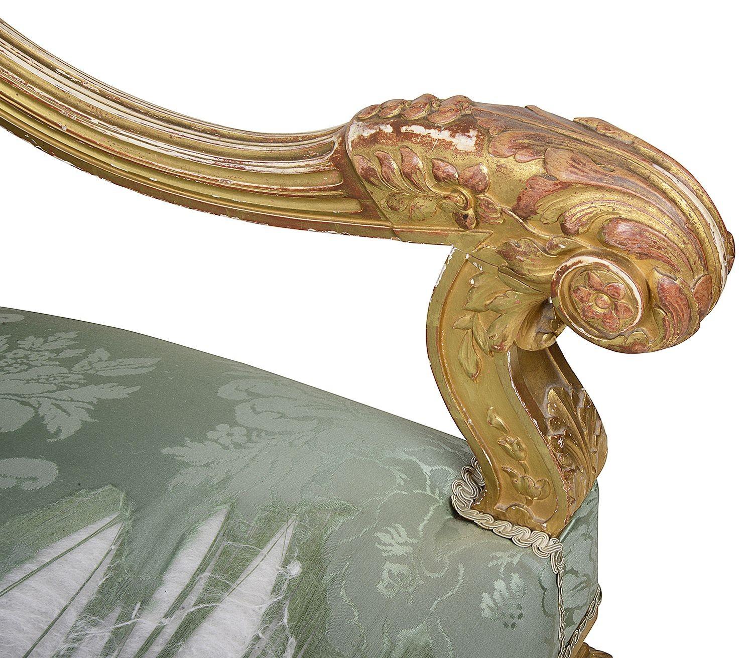 Sculpté à la main Fauteuils en bois doré de qualité de style William and Mary, vers le XIXe siècle en vente