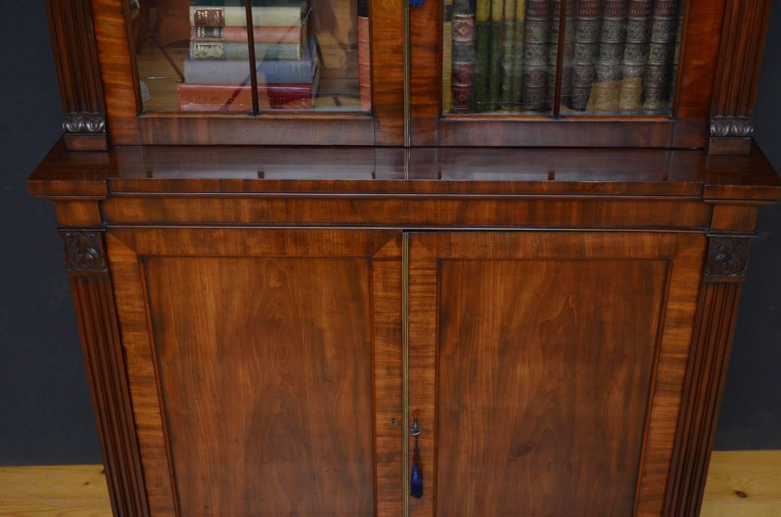 Fine Quality William IV Mahogany Bookcase 1