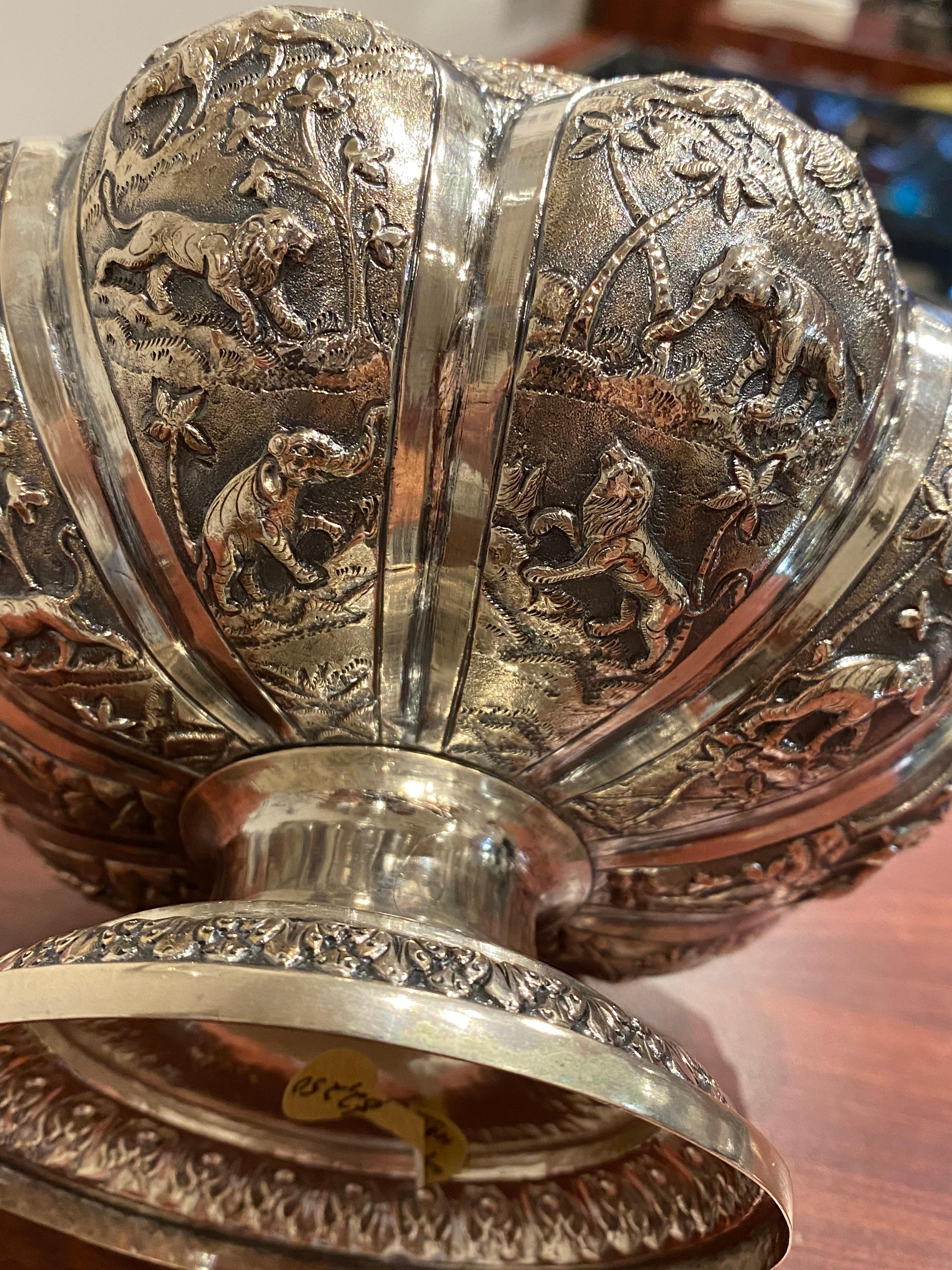 Fine & Rare Antique XIXc Silver Indian Kutchi Style Vase. Khadarabad, India. For Sale 9