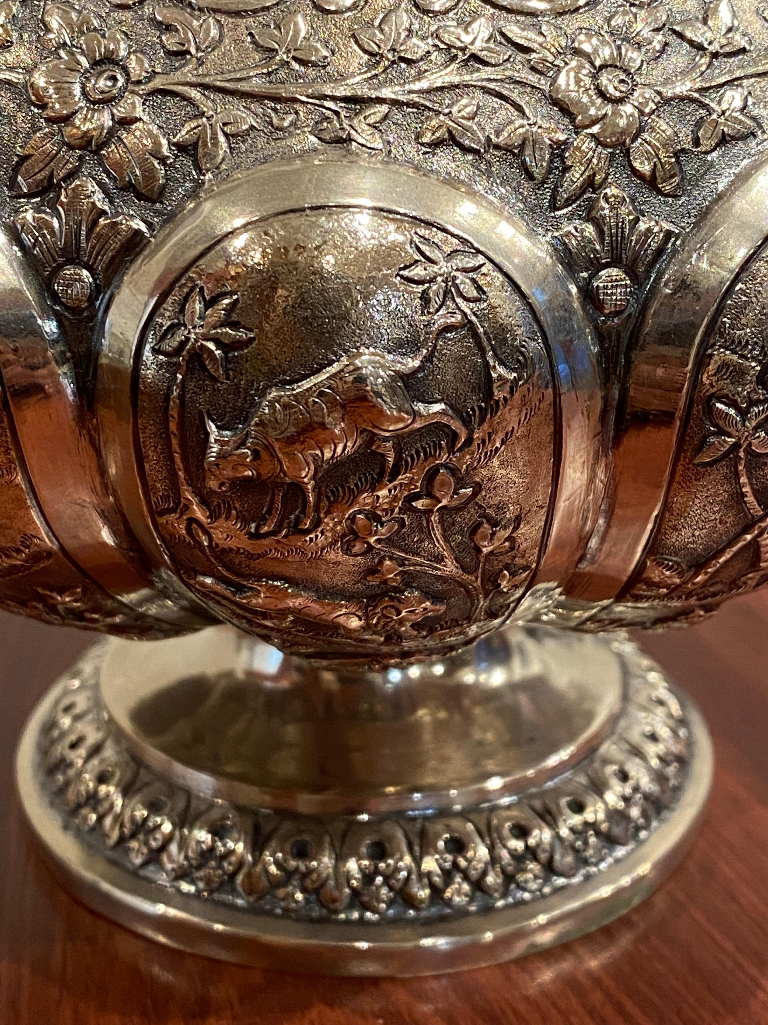 Fine & Rare Antique XIXc Silver Indian Kutchi Style Vase. Khadarabad, India. In Excellent Condition For Sale In MELBOURNE, AU