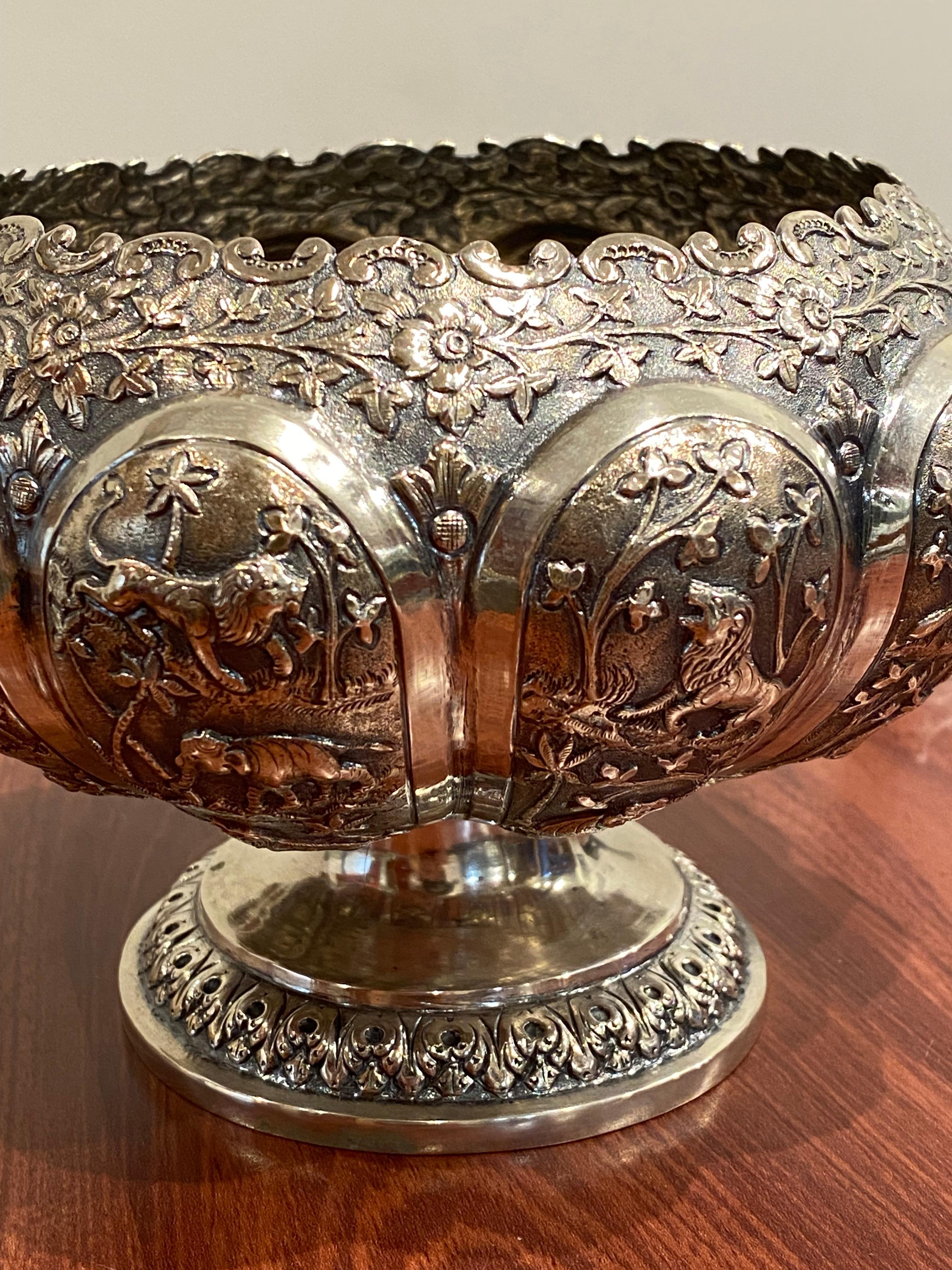 Women's or Men's Fine & Rare Antique XIXc Silver Indian Kutchi Style Vase. Khadarabad, India. For Sale