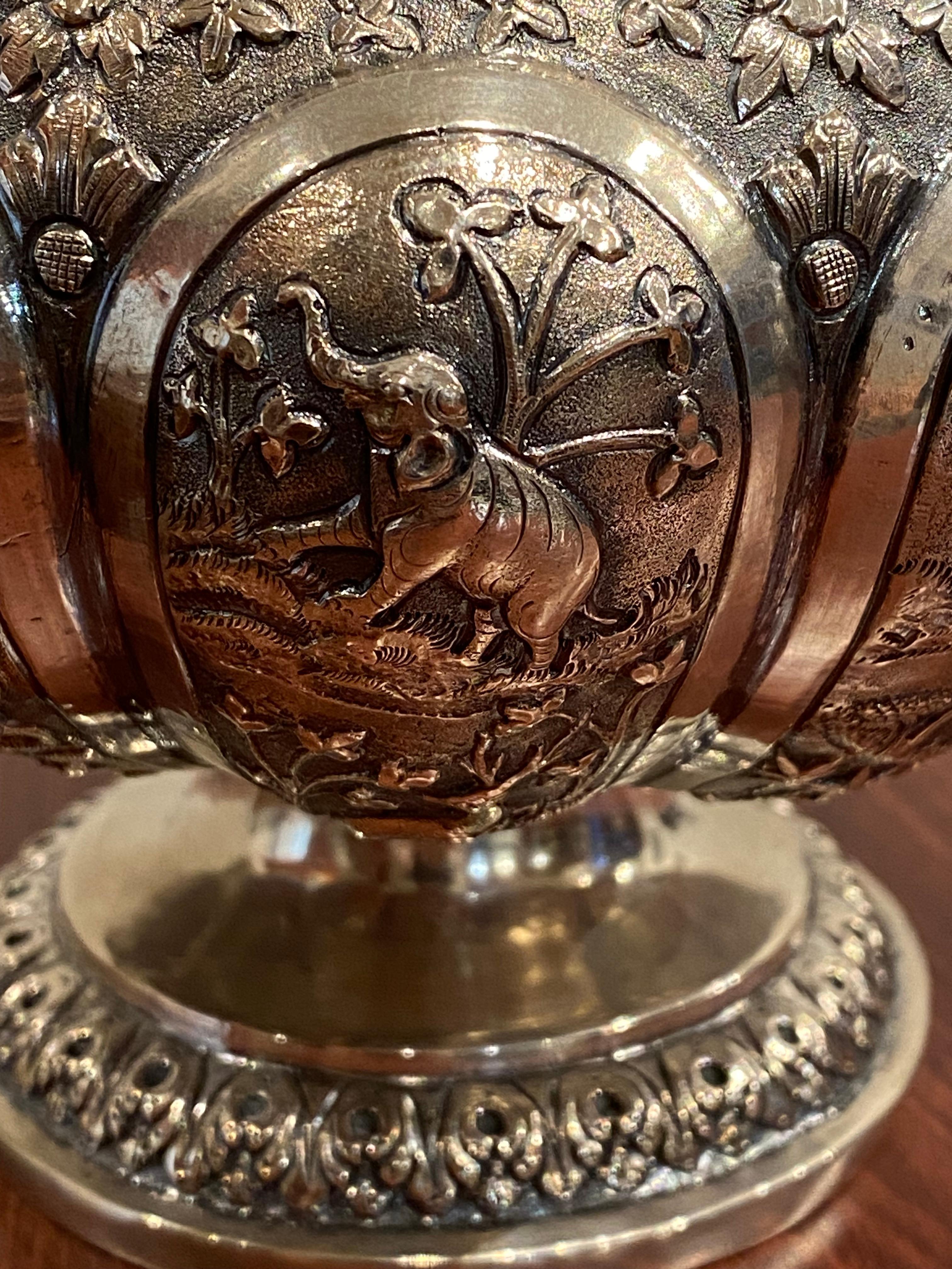 Fine & Rare Antique XIXc Silver Indian Kutchi Style Vase. Khadarabad, India. For Sale 2