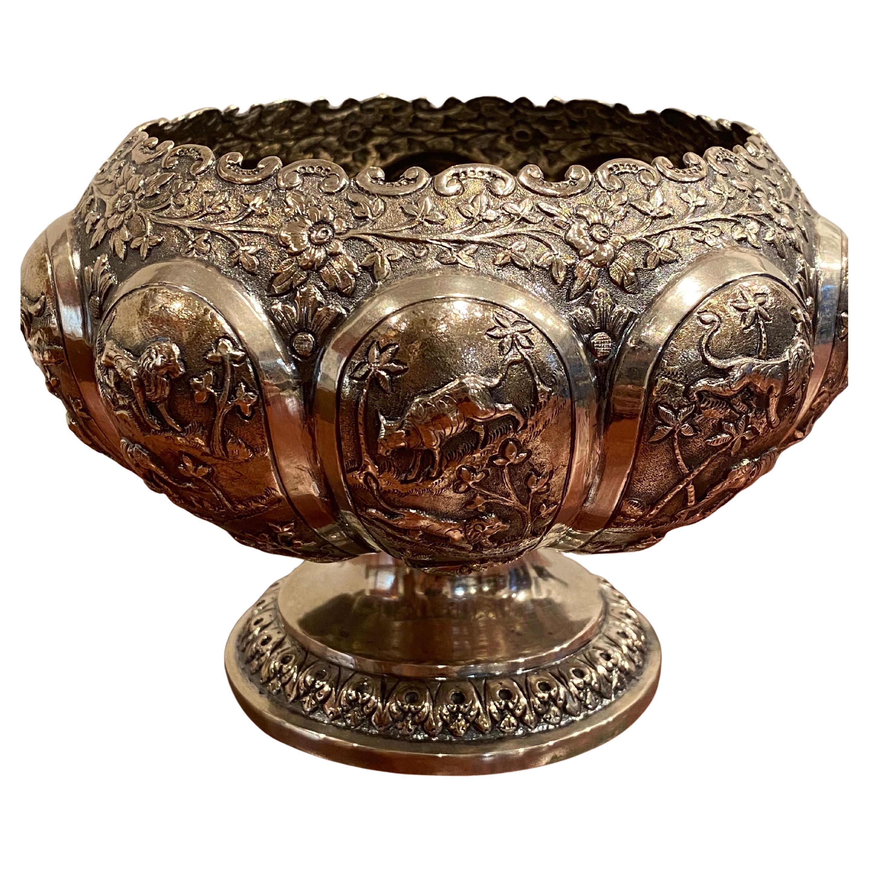 Fine & Rare Antique XIXc Silver Indian Kutchi Style Vase. Khadarabad, India.