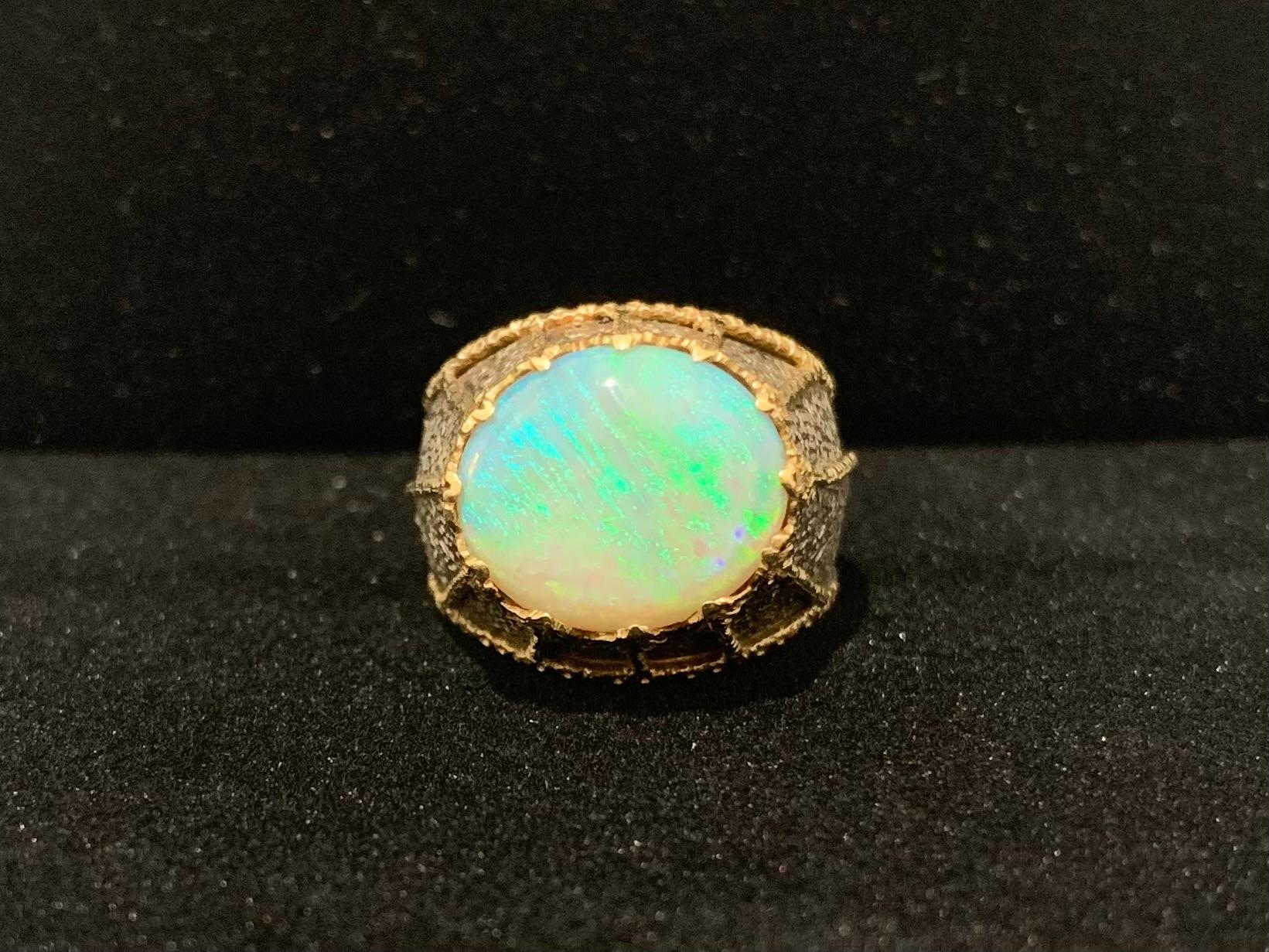 Women's or Men's Fine Rare Estate Mario Buccellati Cabochon Opal 18K Gold Spider Web Ring For Sale