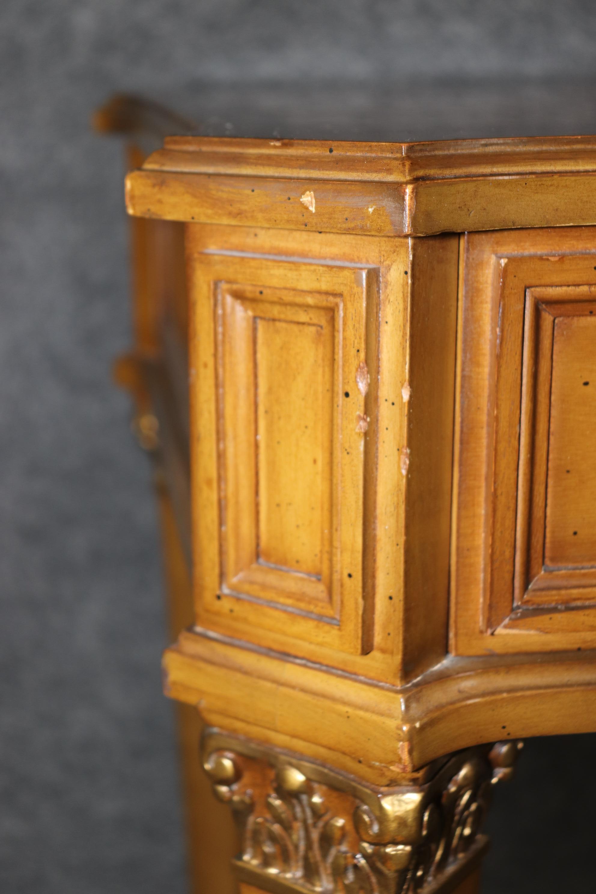 Escritorio de marquetería de madera de nogal francés Directoire en venta 7