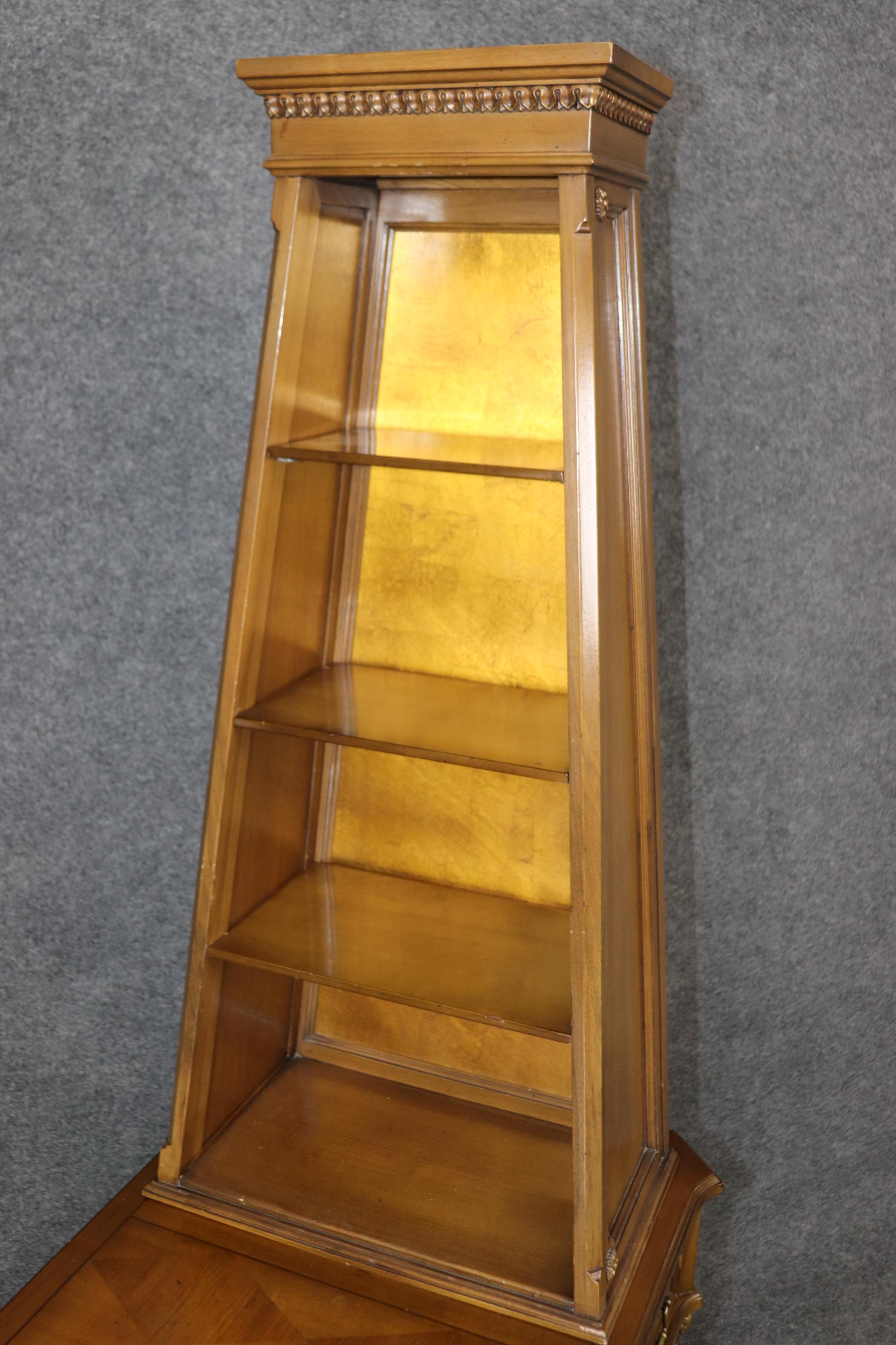 Escritorio de marquetería de madera de nogal francés Directoire en venta 2
