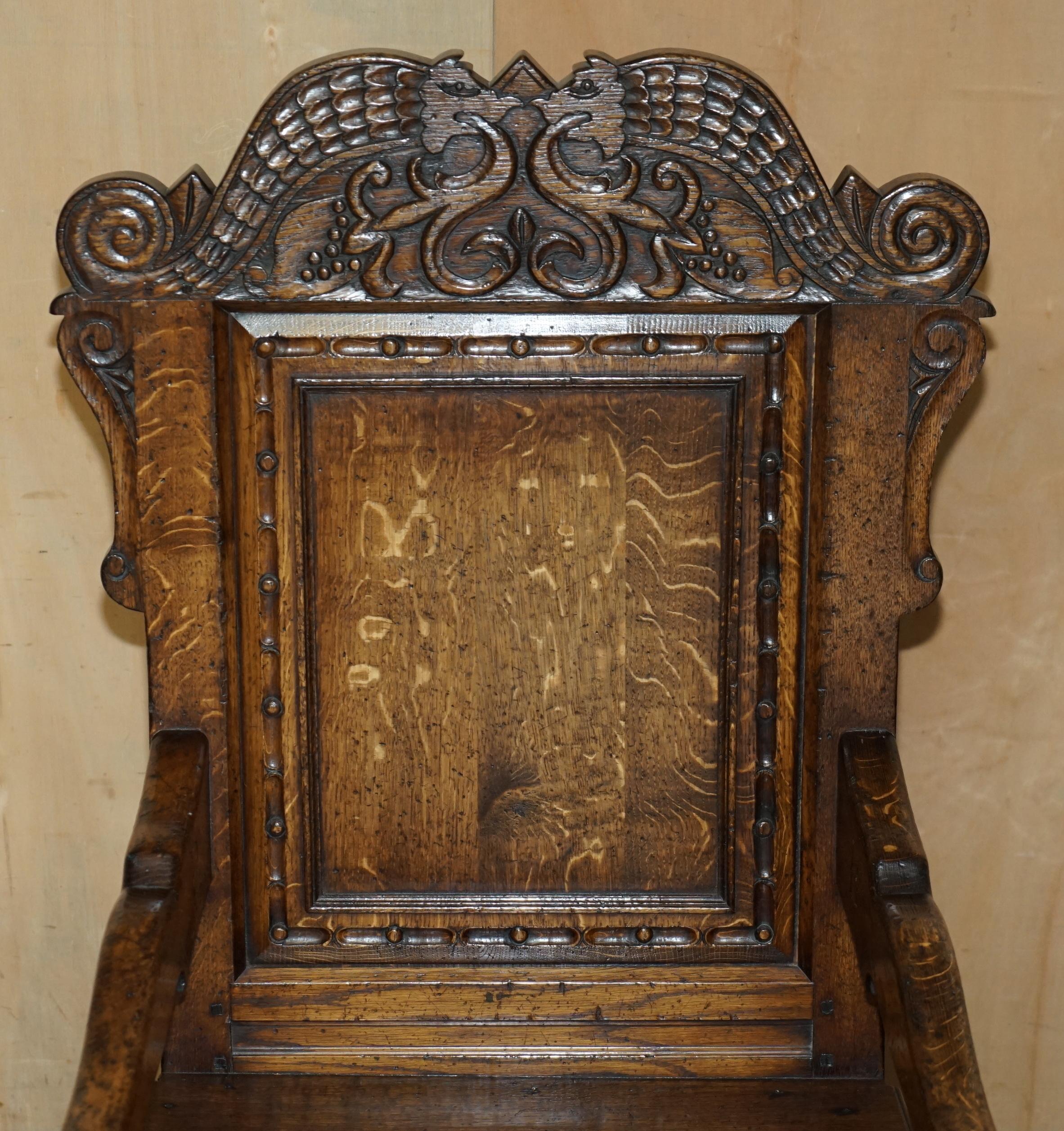 Primo vittoriano Fine e rara poltrona da spalla ORIGINALE del XIX secolo in quercia d'Inghilterra con cassetto laterale in vendita