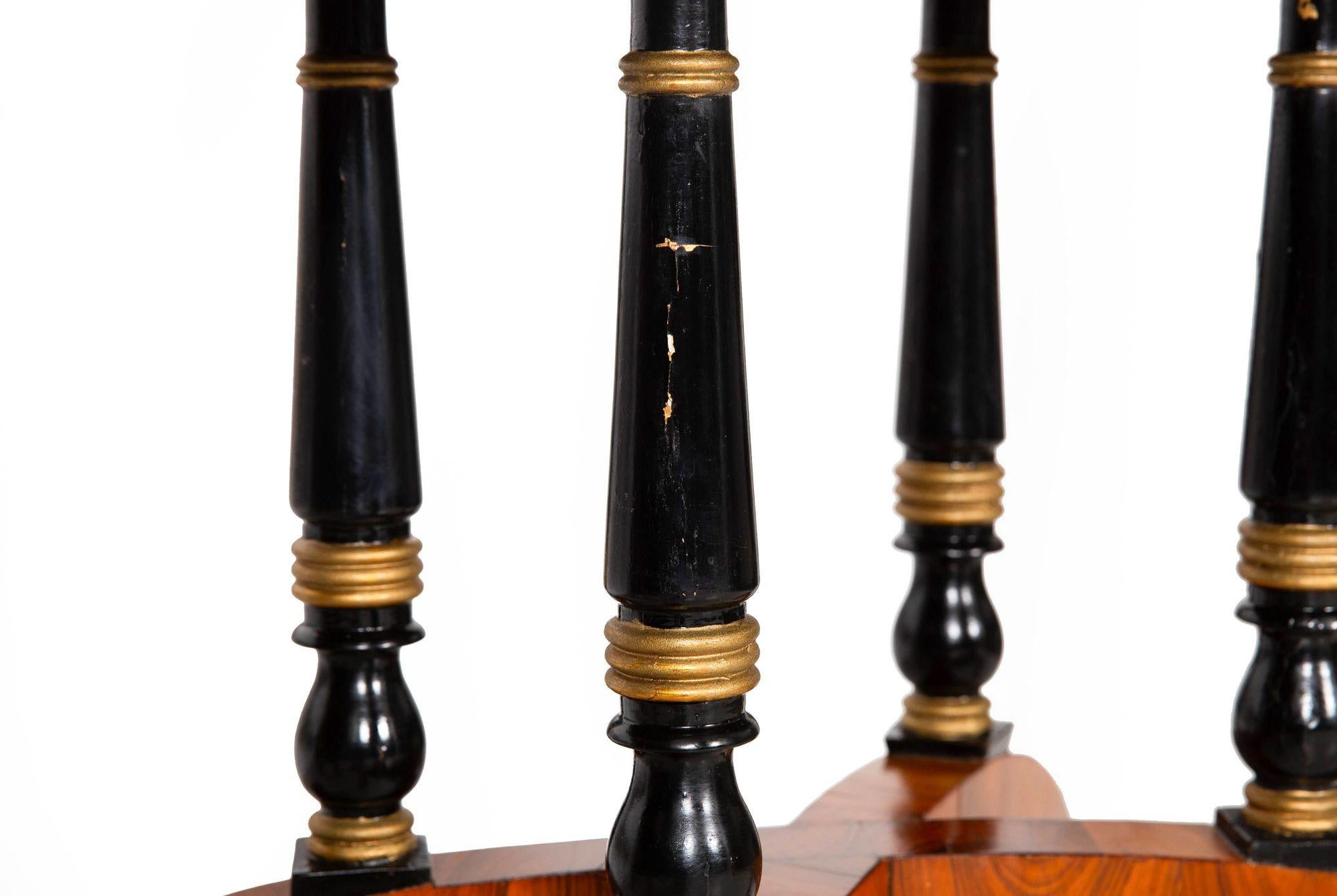 Paire de tables de jeu anglaises anciennes en bois de rose du 19ème siècle en vente 12