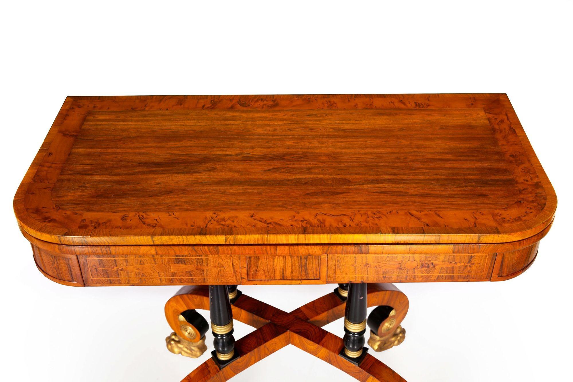 Paire de tables de jeu anglaises anciennes en bois de rose du 19ème siècle Bon état - En vente à Shippensburg, PA