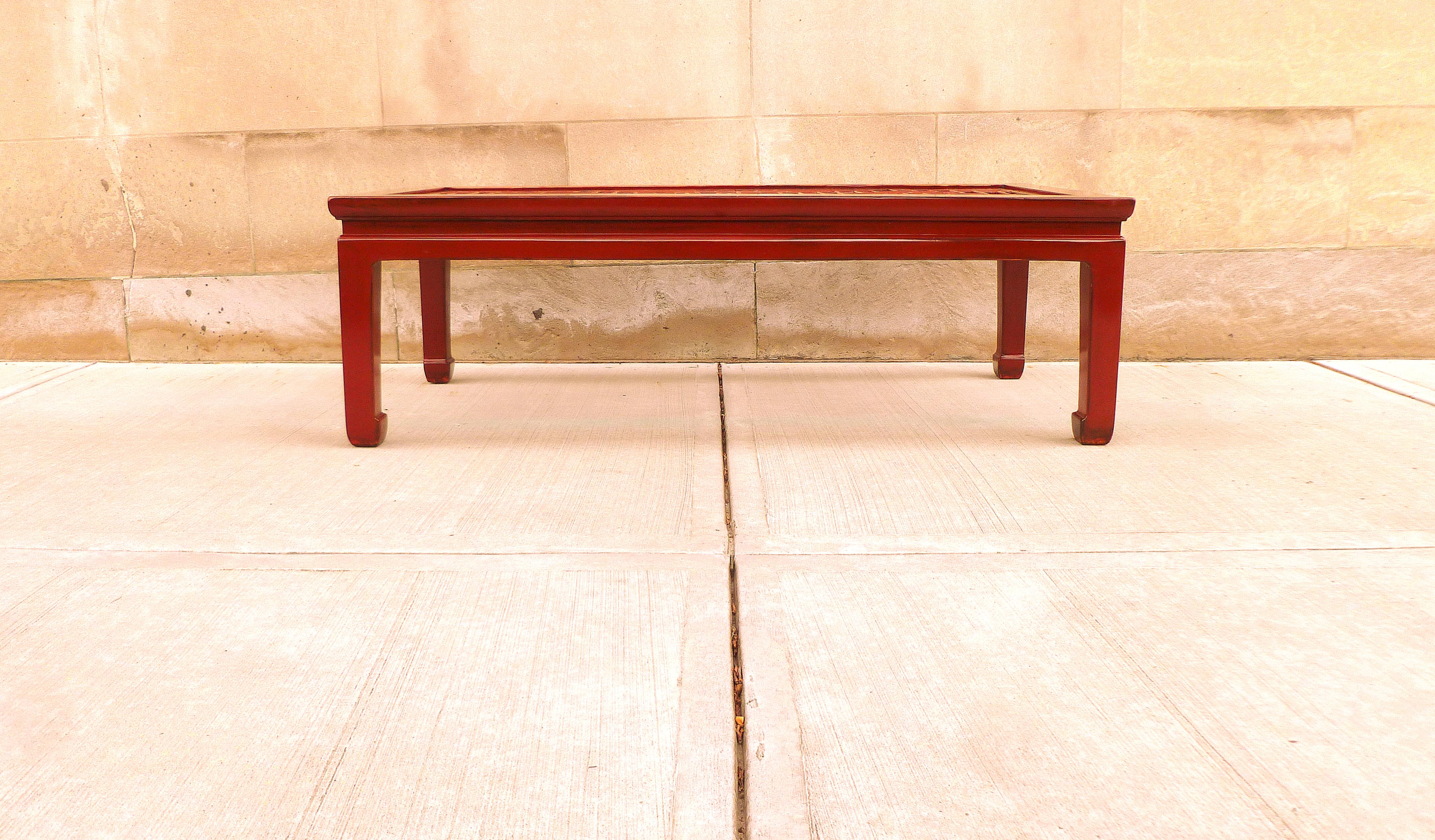 Fine red lacquer low table / coffee table with fret work top, elegant fine red lacquer finished. Purchase red lacquer low table / coffee table also come with glass top that can place on top of fret work area.
We carry fine quality furniture with
