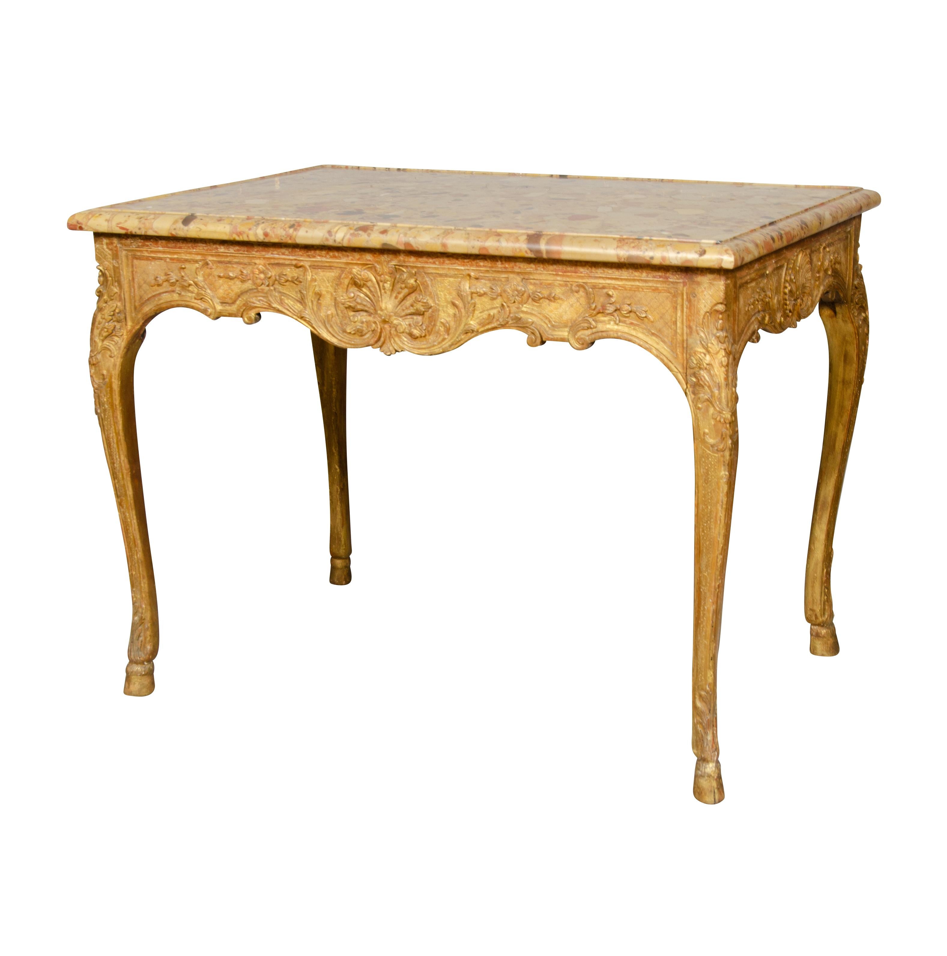 Table centrale en bois doré de style Régence raffiné en vente 2