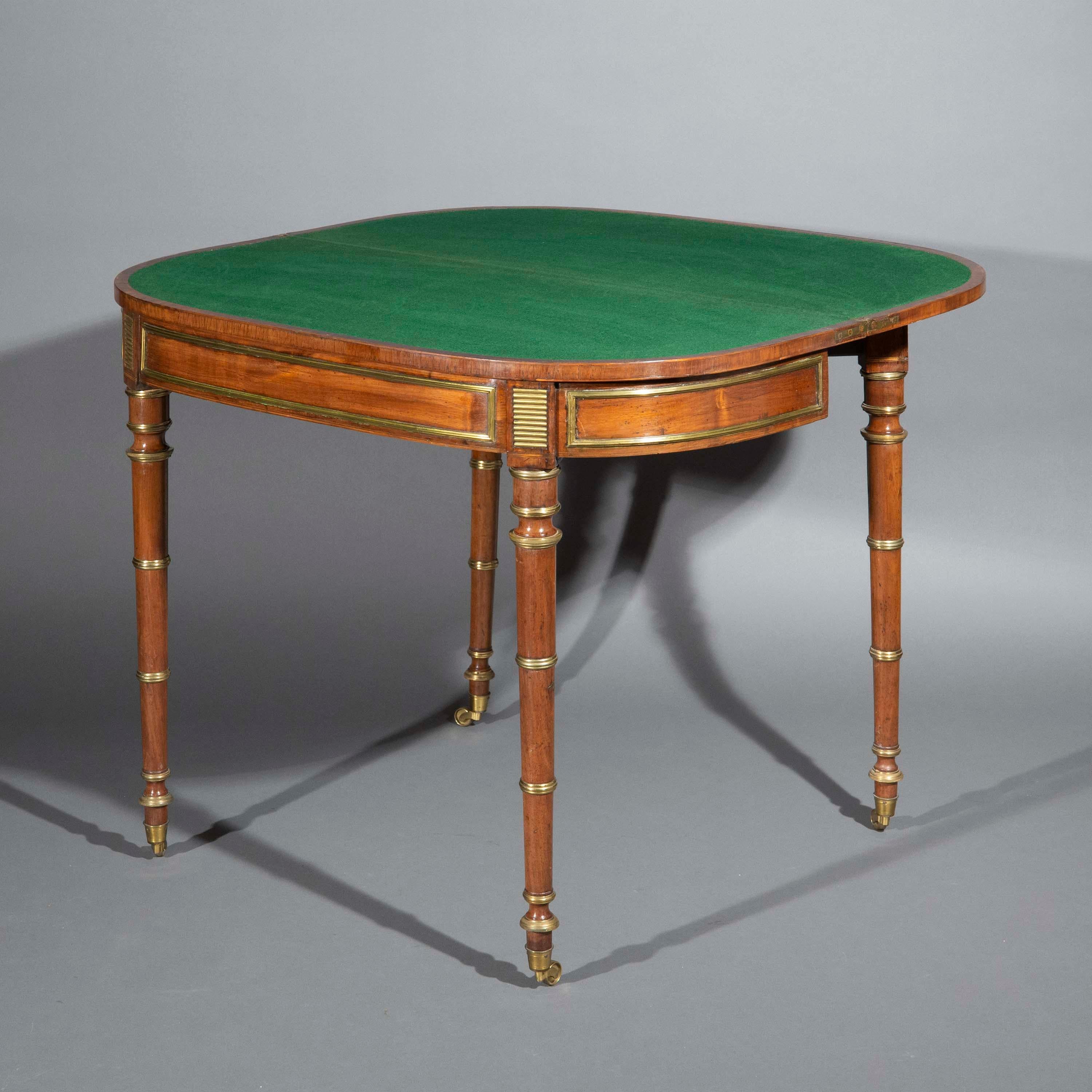Une très belle table à cartes d'époque Régence, fermement attribuée à John McLean, 
Londres, vers 1810.

Pourquoi nous l'aimons
Les premiers meubles de John McLean, dont celui-ci est un des plus beaux exemples, sont très élégants avec leurs lignes