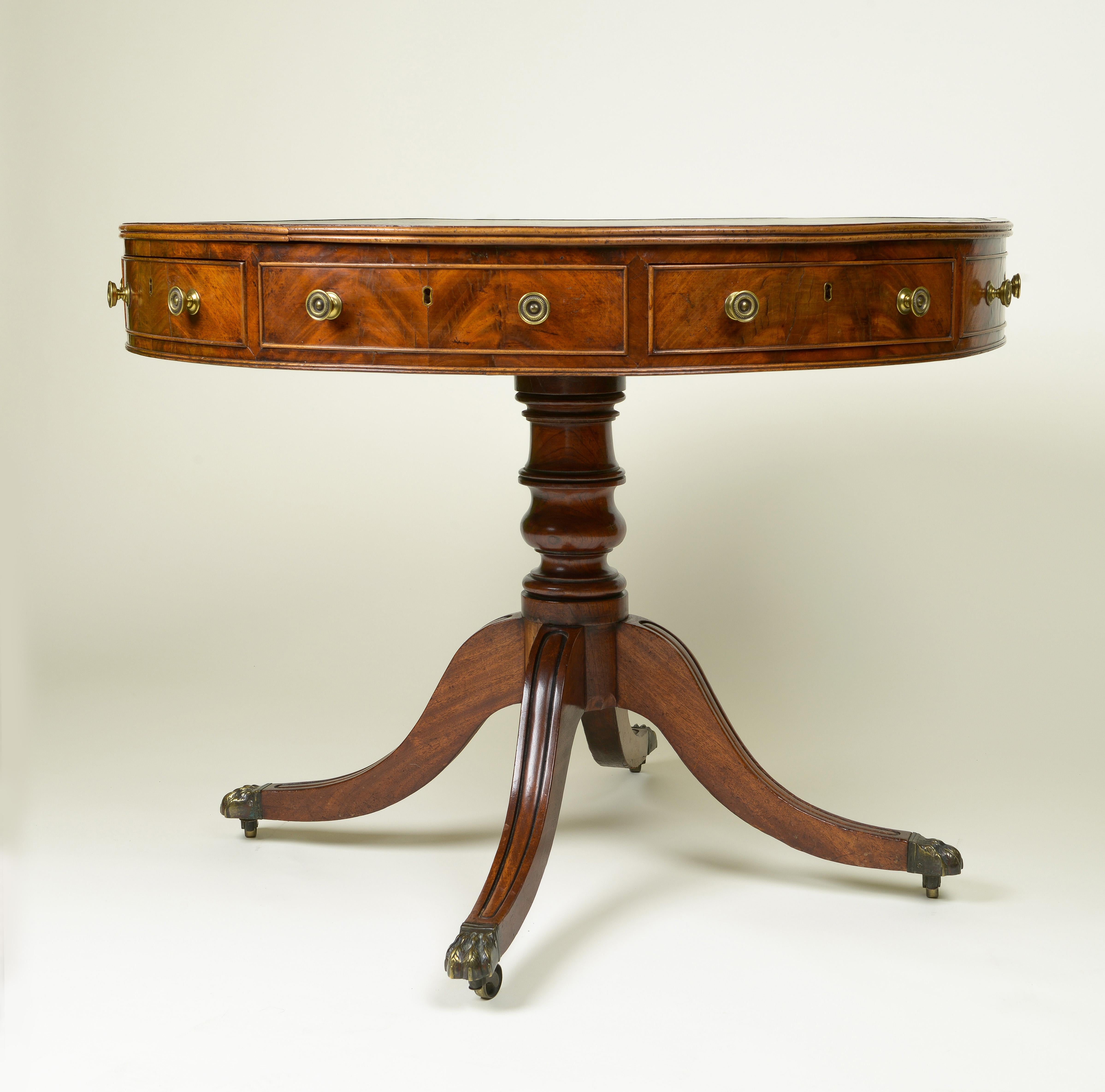 Fine Regency Leather-Top Mahogany Drum Table In Excellent Condition For Sale In New York, NY