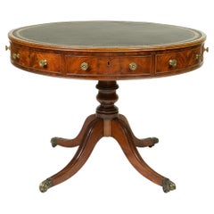 Mesa de tambor de caoba con tapa de cuero de la Regencia