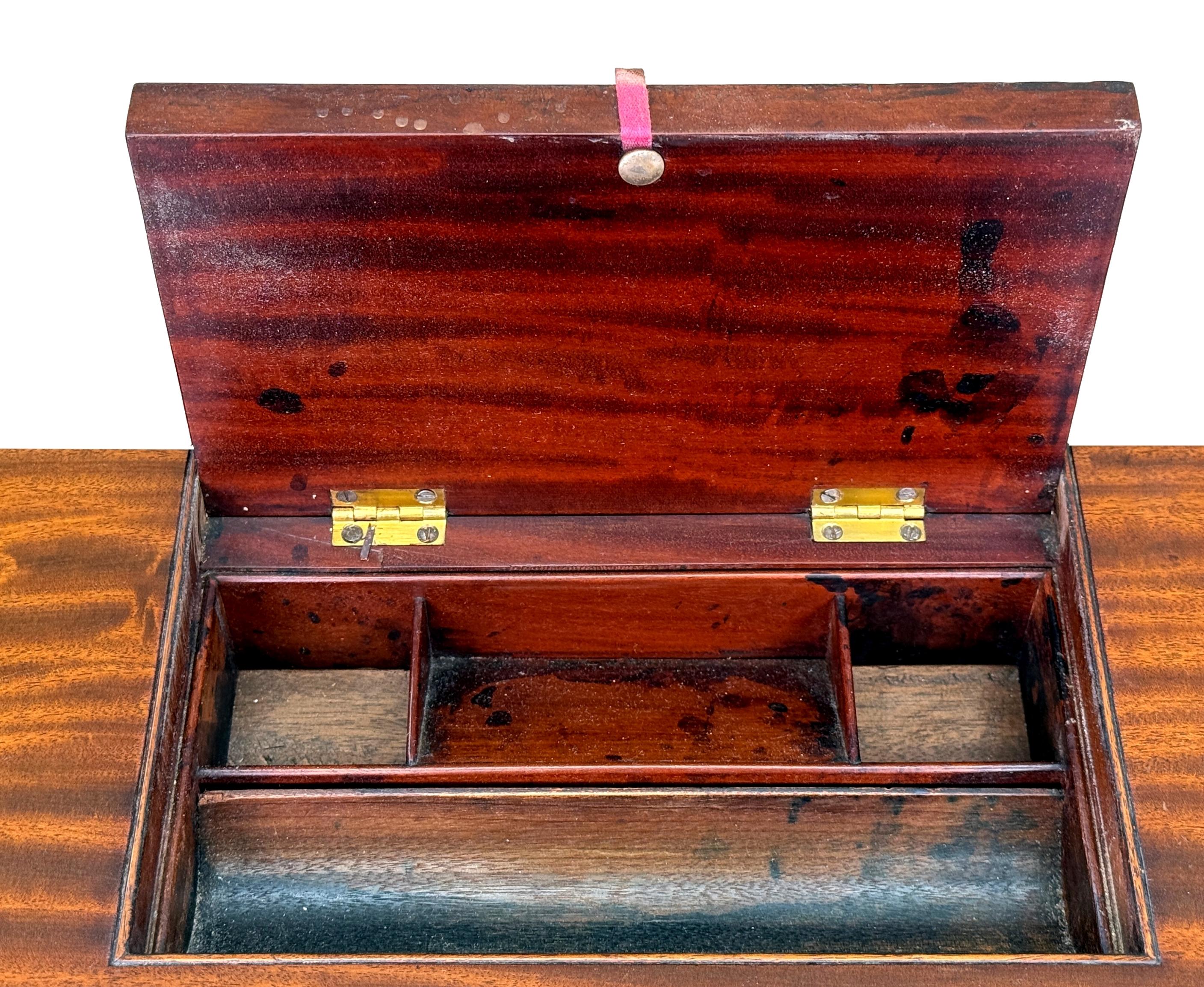 Fine Regency Mahogany Chamber Writing Table In Good Condition For Sale In Bedfordshire, GB