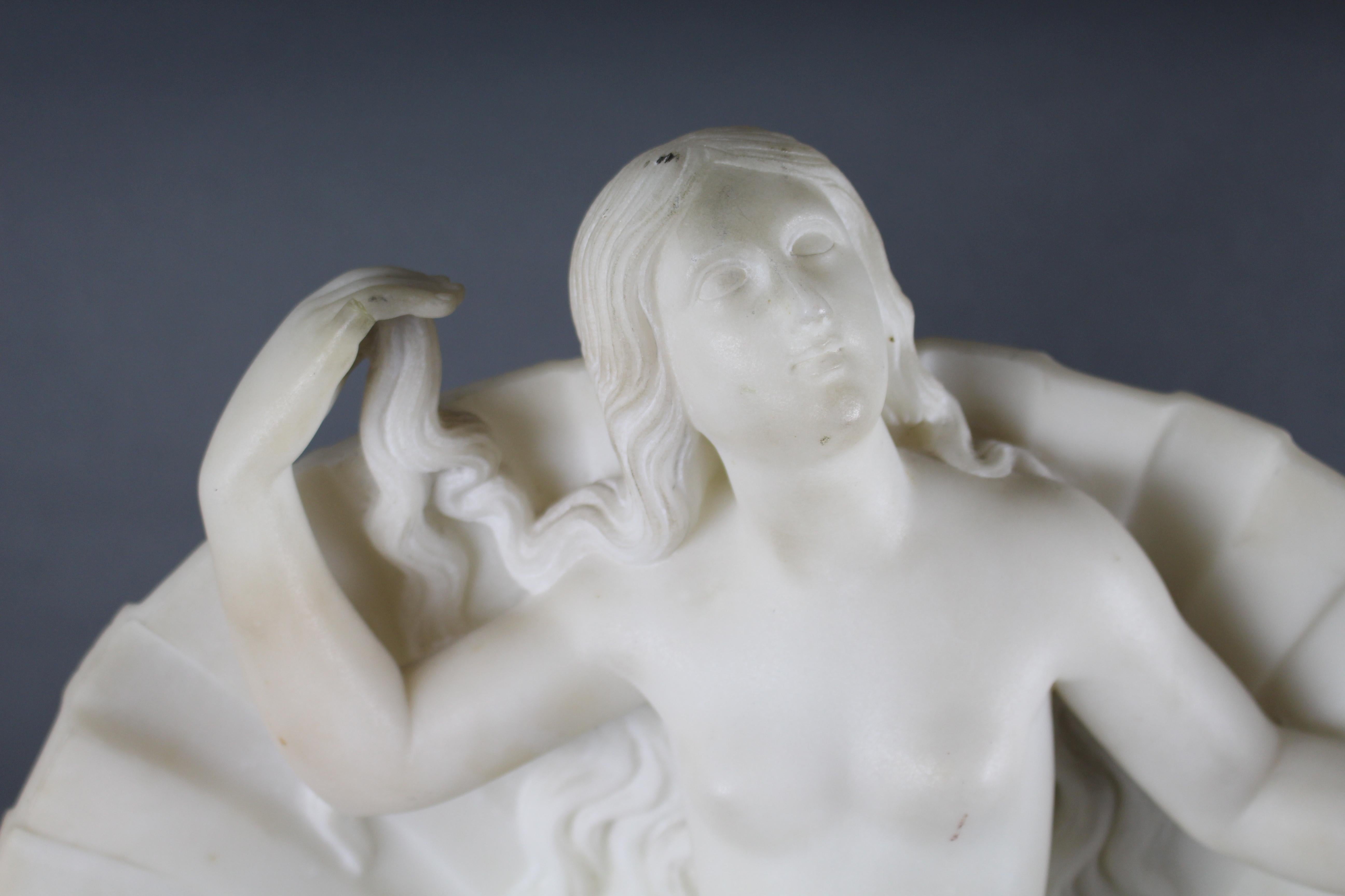19th Century Fine Regency Marble Sculpture of Venus on Mahogany Pedestal For Sale