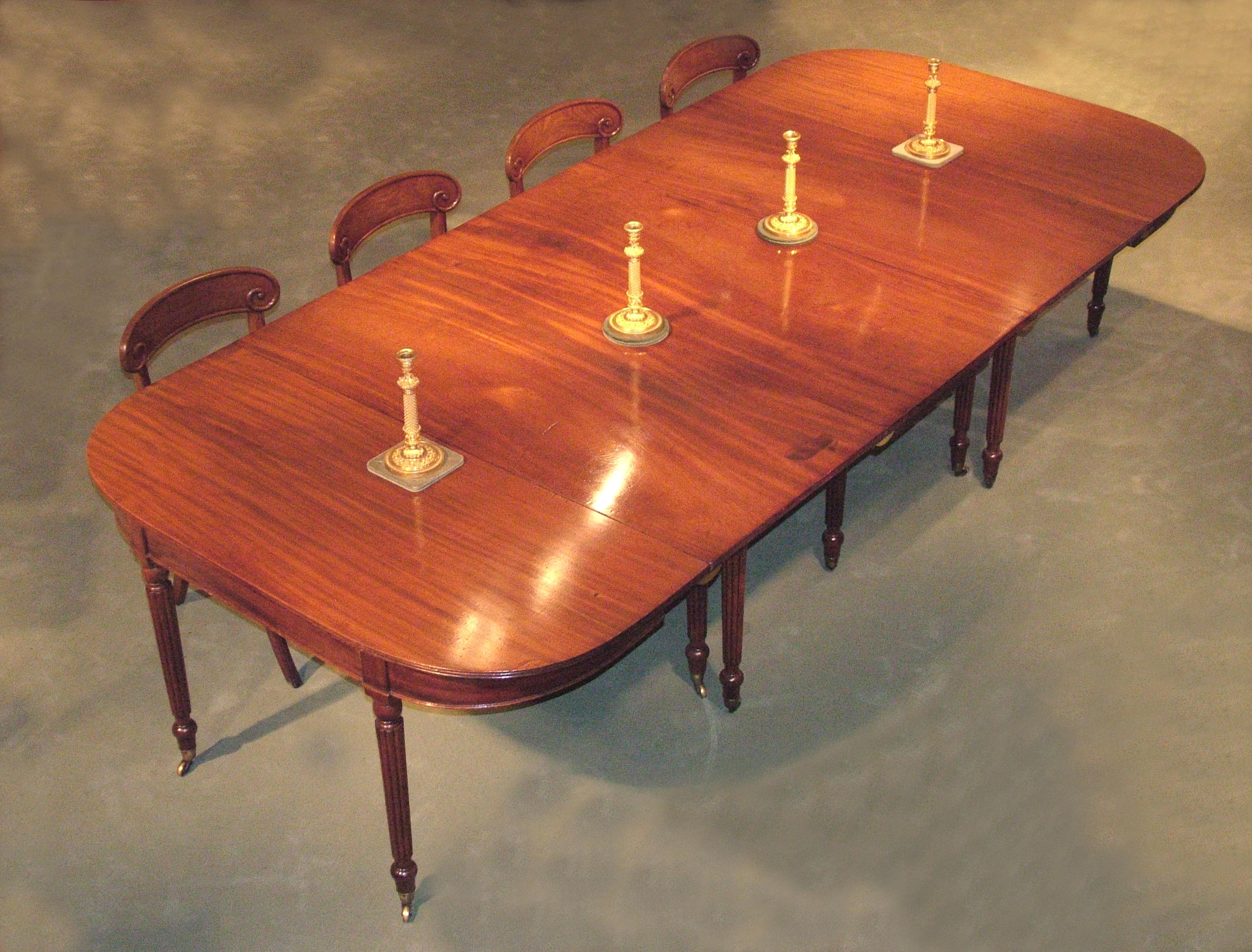 Fine Regency Period Mahogany Extending Dining Table In Good Condition For Sale In London, GB