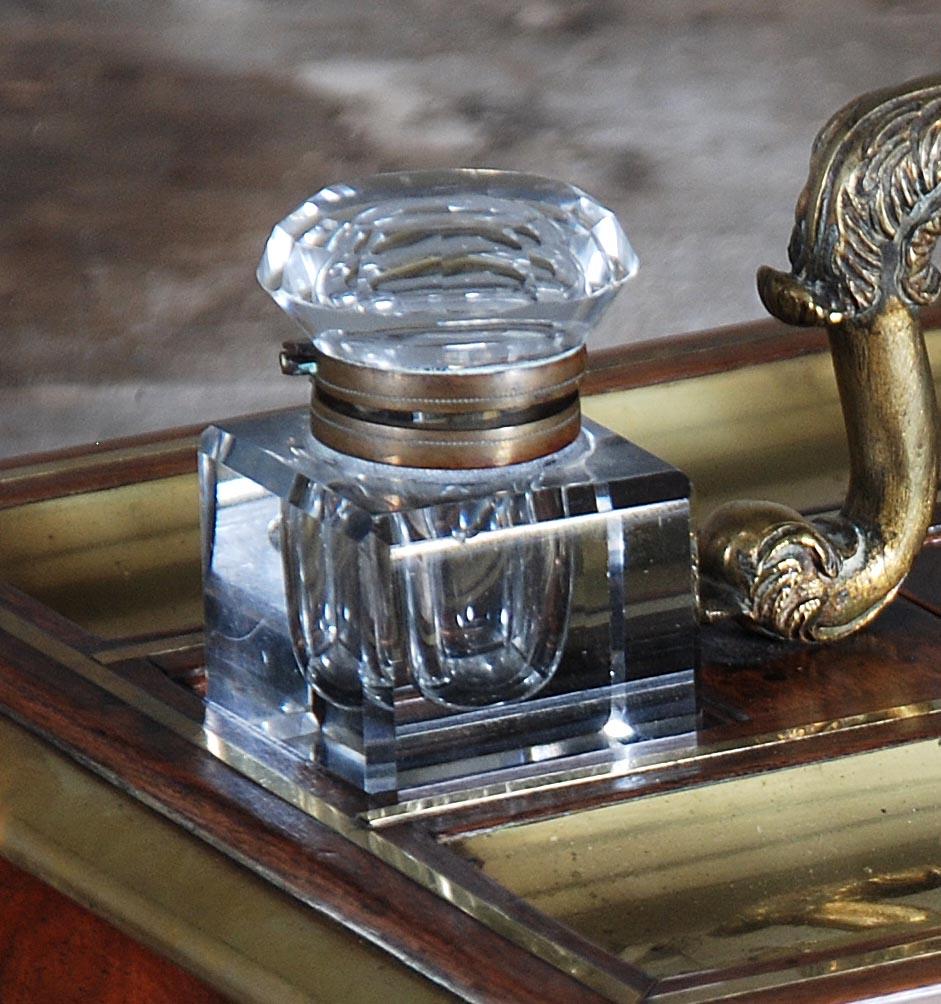 Feines Schreibtischset aus Rosenholz und Messing aus der Regency-Zeit (Englisch) im Angebot