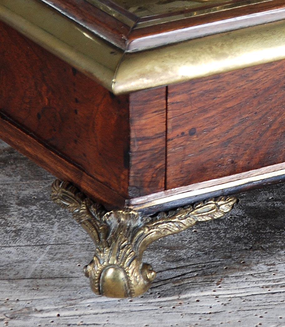 Feines Schreibtischset aus Rosenholz und Messing aus der Regency-Zeit im Zustand „Gut“ im Angebot in Harrodsburg, KY