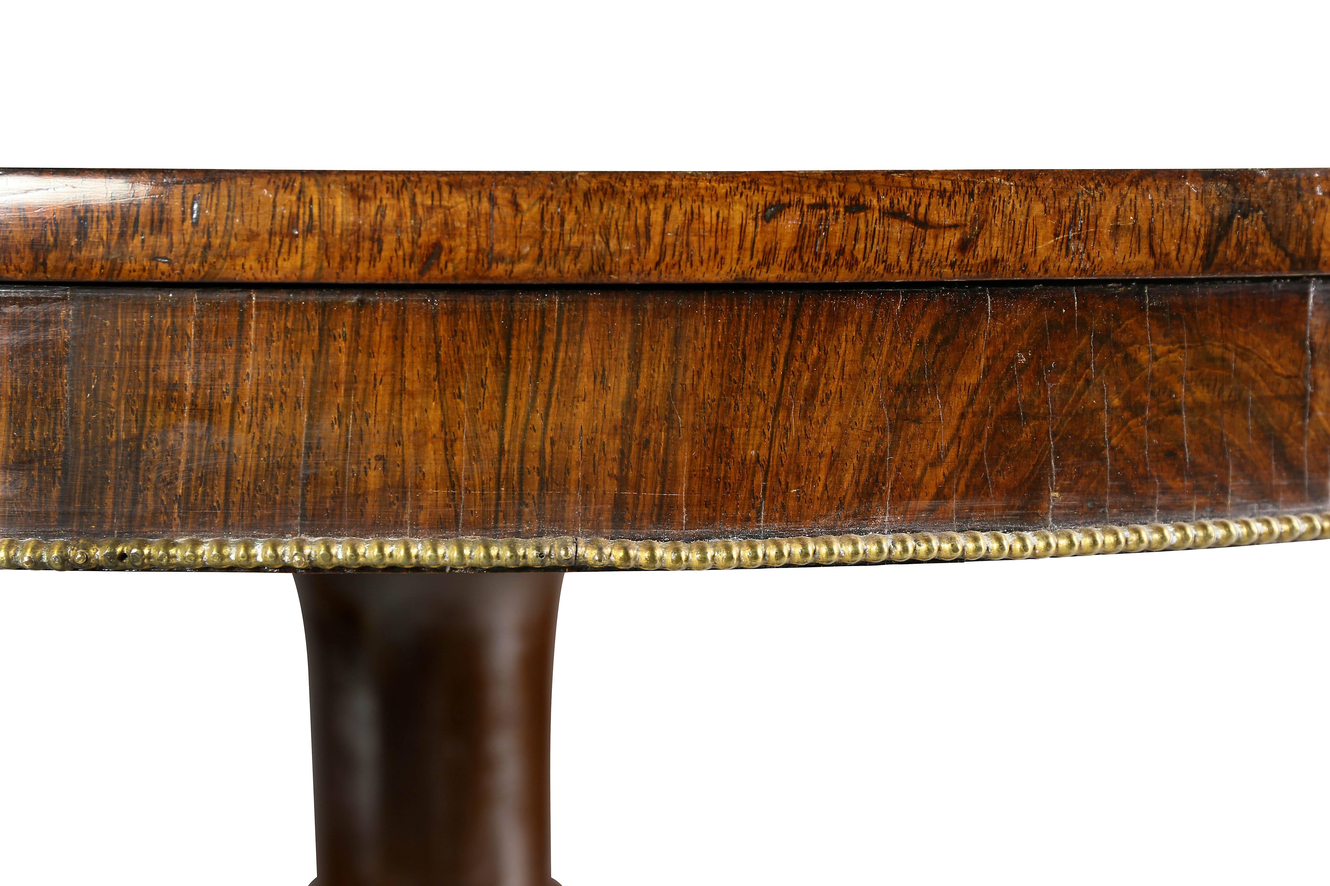 Fine Regency Rosewood and Inlaid Centre / Breakfast Table In Good Condition In Essex, MA