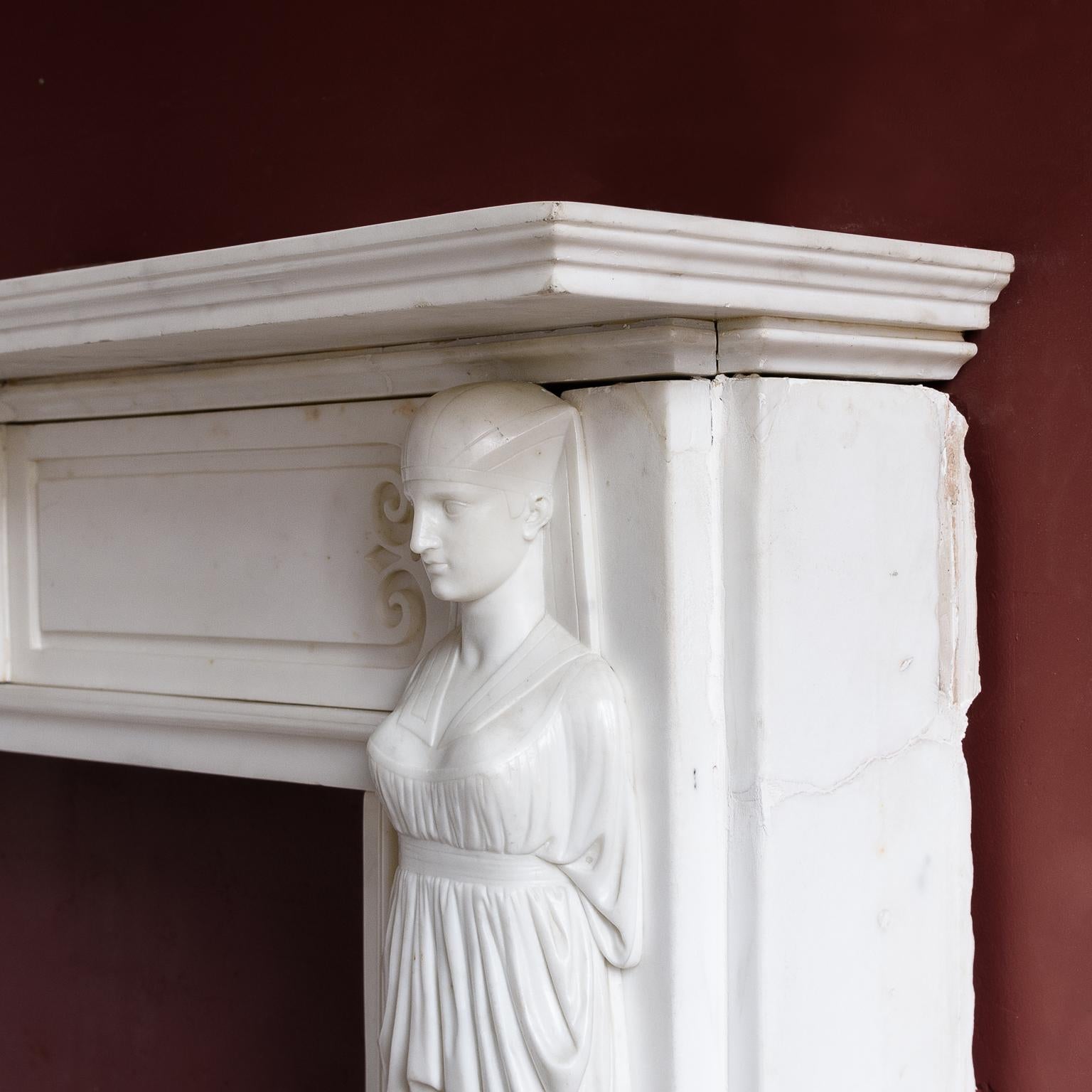 Fine Regency Statuary Marble Fireplace in the Egyptian Taste In Good Condition For Sale In London, GB
