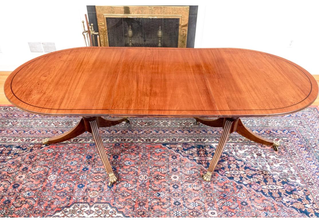 Petite table de salle à manger ancienne à double piédestal de style Régence en vente 9