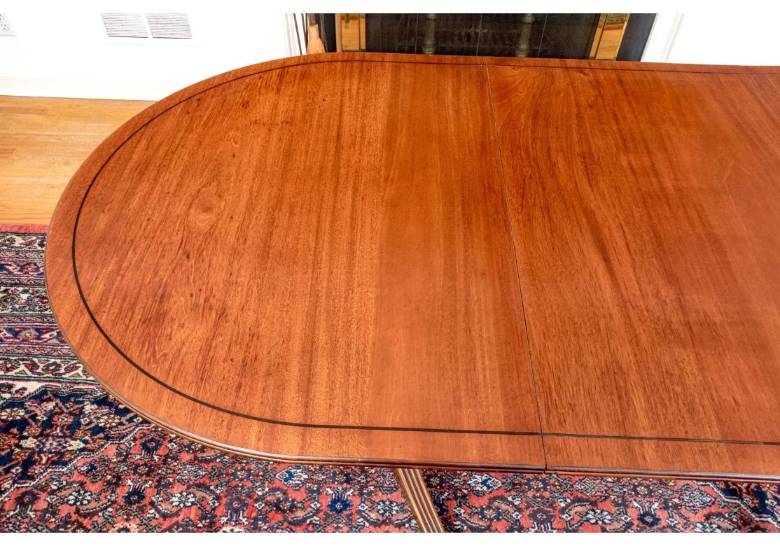 Petite table de salle à manger ancienne à double piédestal de style Régence en vente 1
