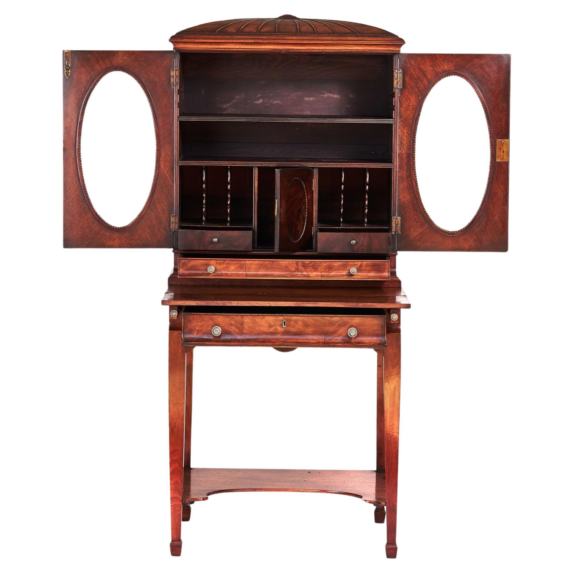 Stile Regency raffinato  Mobiletto da scrittura in mogano Circa 1900
