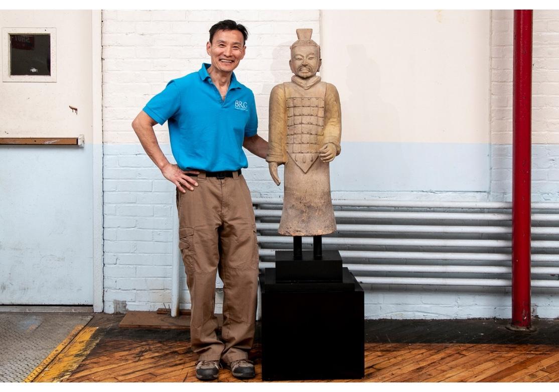 Fine Replica Chinese Terracotta Warrior/ Standard Bearer Figure In Good Condition In Bridgeport, CT