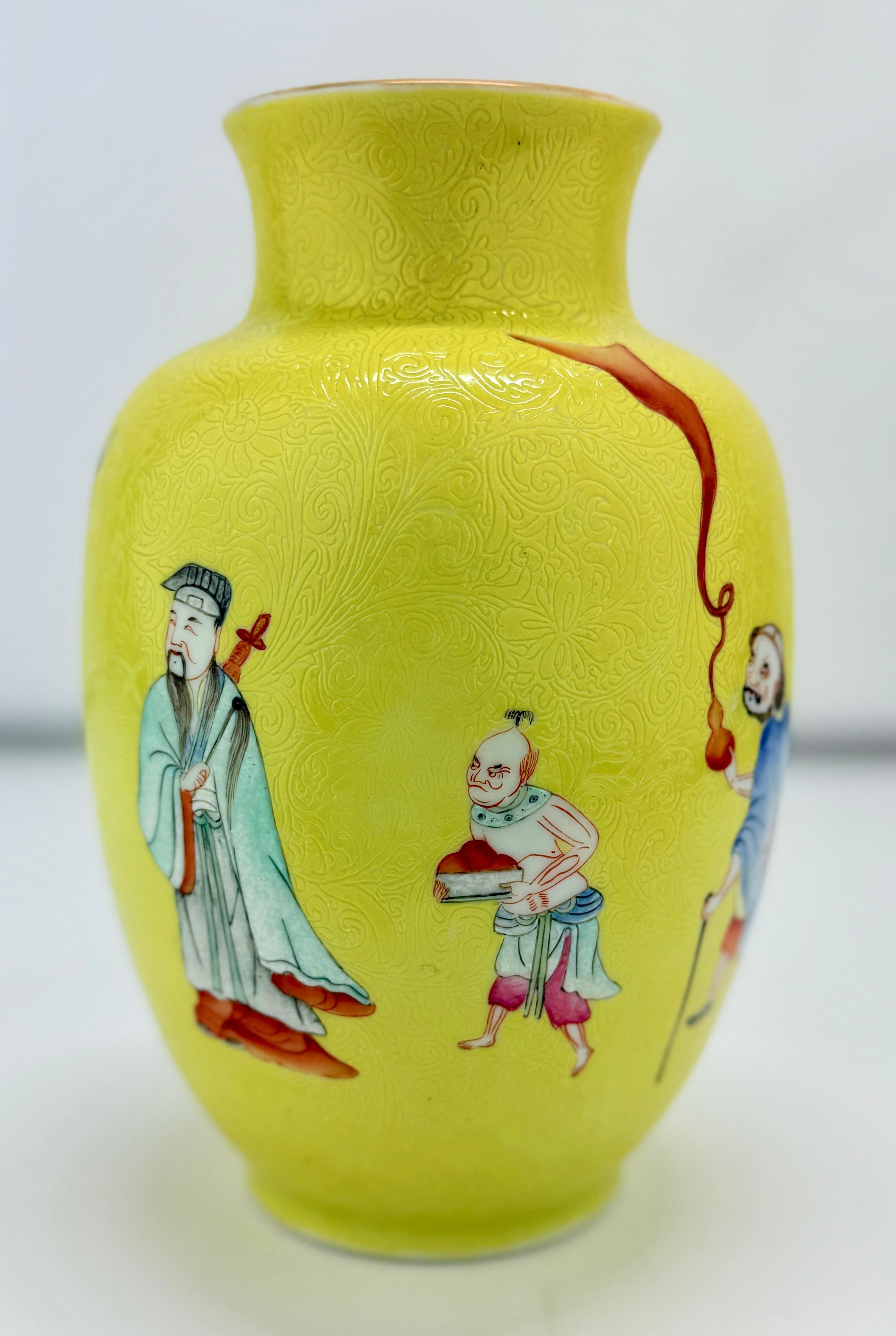Chinese Export Fine Republic Period Chinese Porcelain Vase Carved Yellow Ground Enamel Figures For Sale