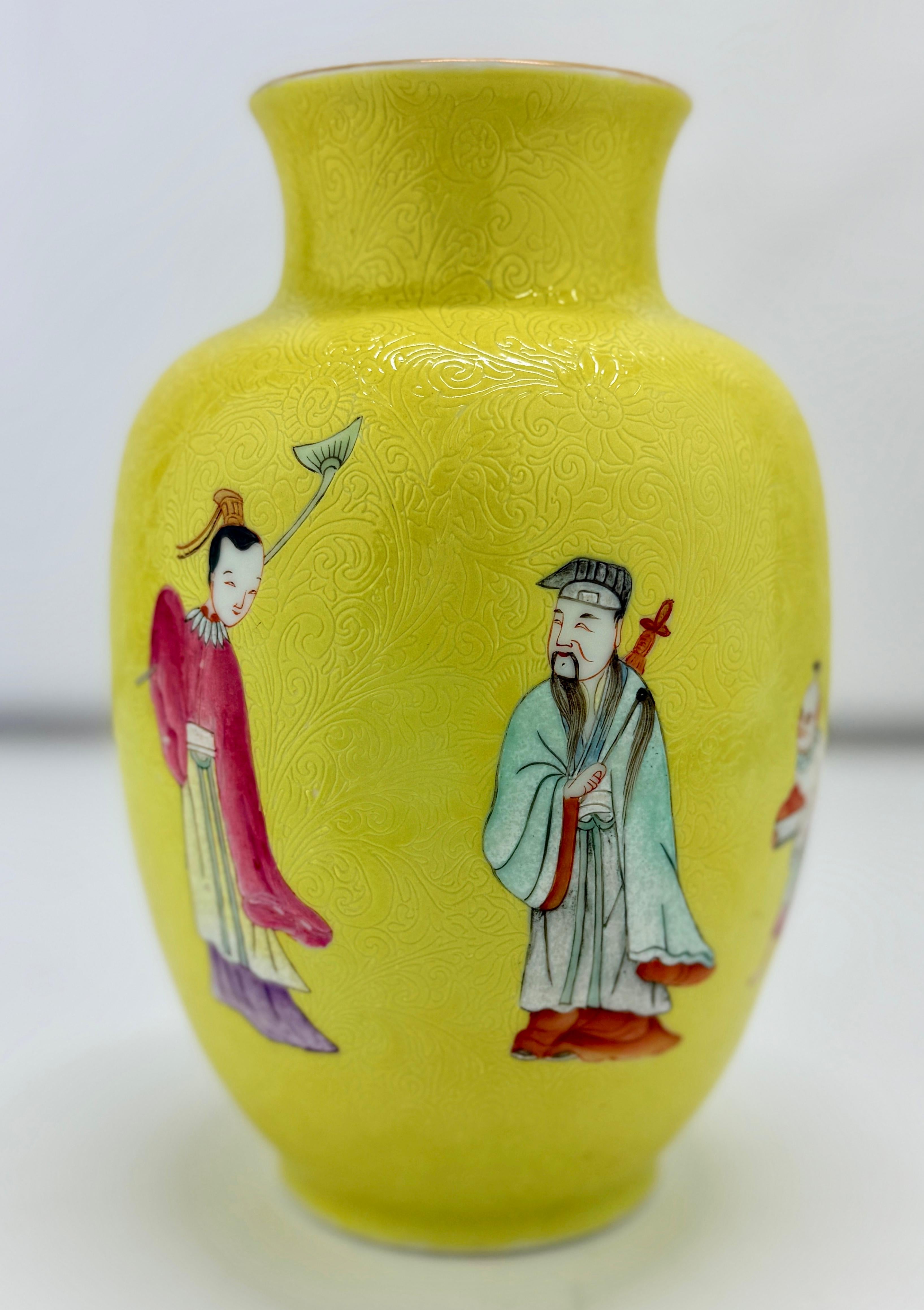 Fine Republic Period Chinese Porcelain Vase Carved Yellow Ground Enamel Figures In Good Condition For Sale In Atlanta, GA