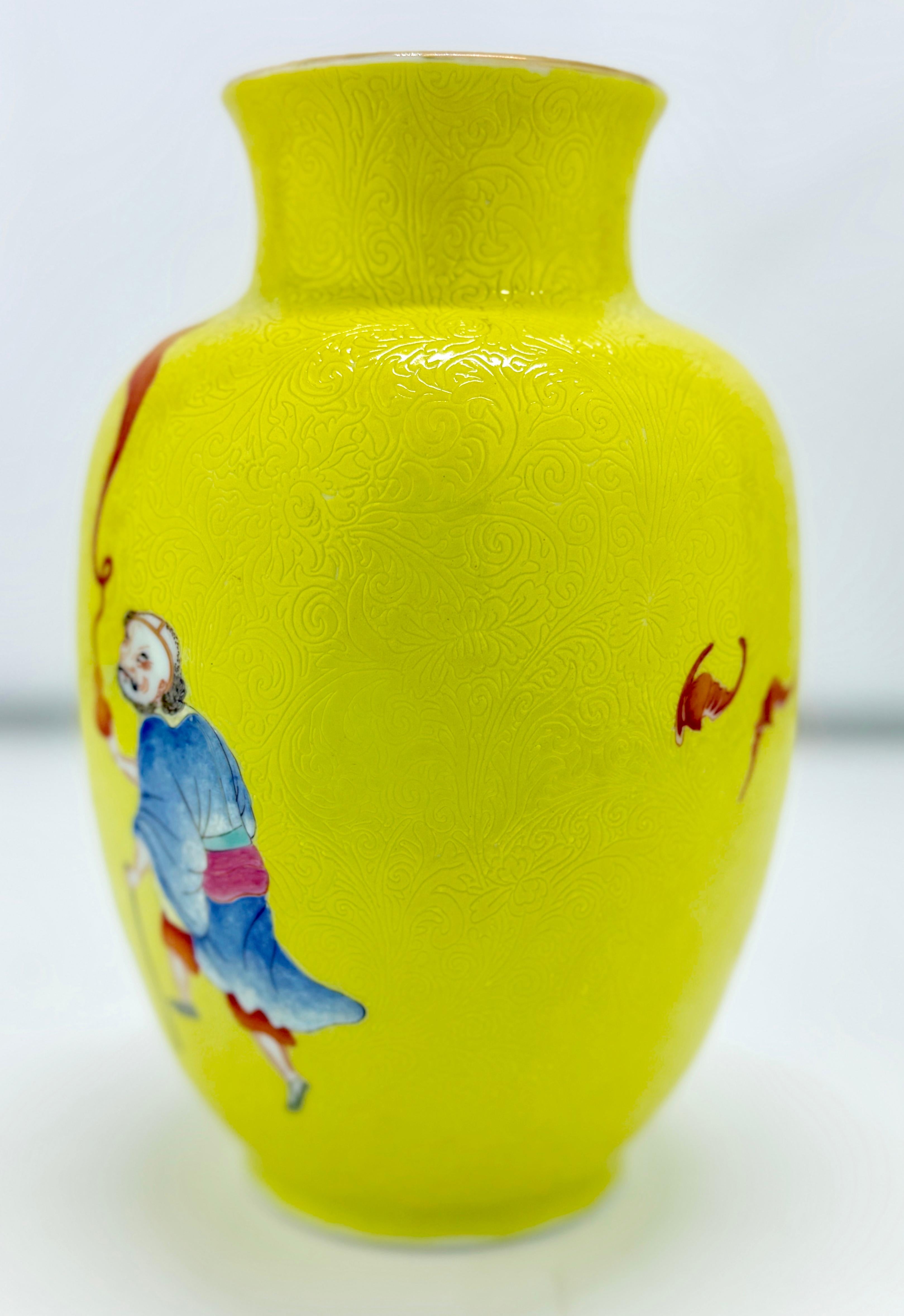 Fine Republic Period Chinese Porcelain Vase Carved Yellow Ground Enamel Figures For Sale 2