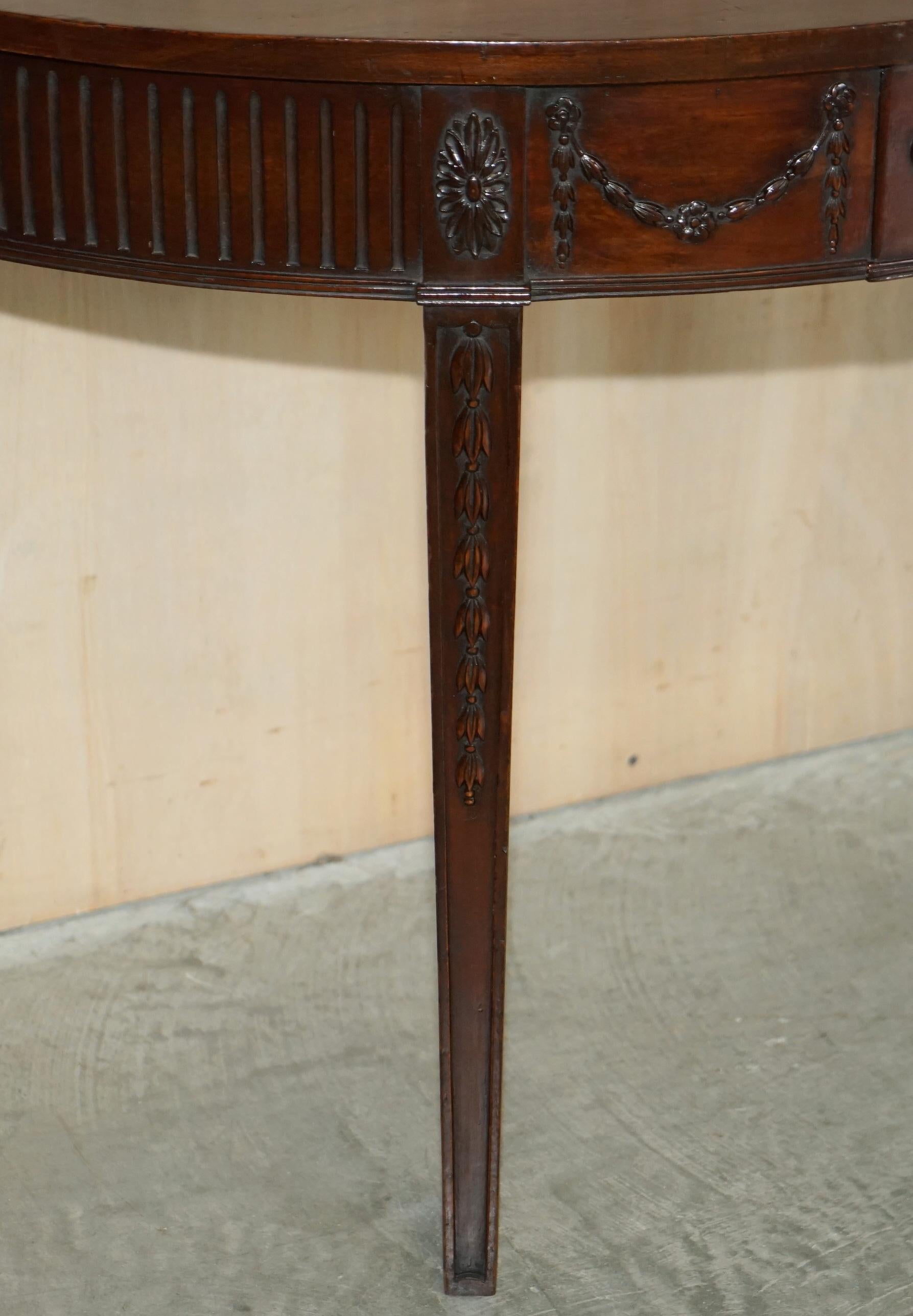 FiNE RESTORED 18TH CENTURY BURL HARDWOOD CARVED ADAMS DEMI LINE CONSOLE TABLE For Sale 3