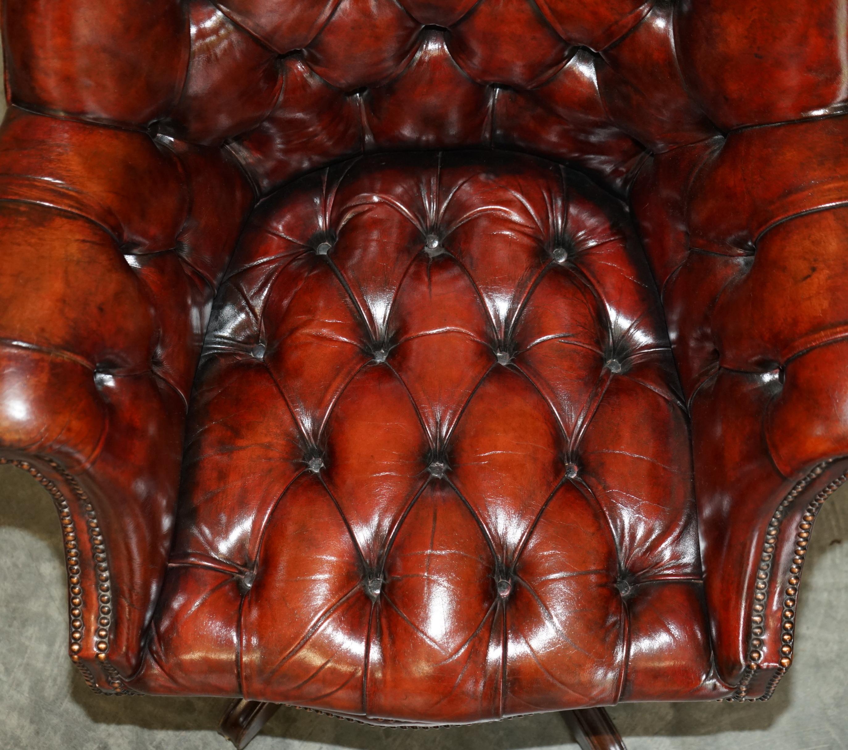 Leather FINE RESTORED DIRECTORS BROWN LEATHER OAK FRAMED CHESTERFIELD CAPTAiNS ARMCHAIR
