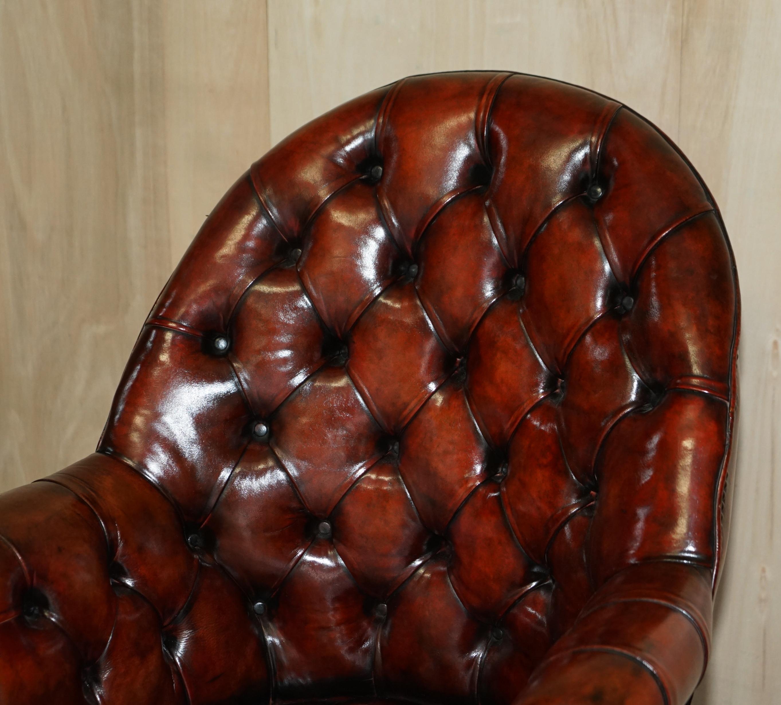 Hand-Crafted FINE RESTORED DIRECTORS BROWN LEATHER OAK FRAMED CHESTERFIELD CAPTAiNS ARMCHAIR For Sale