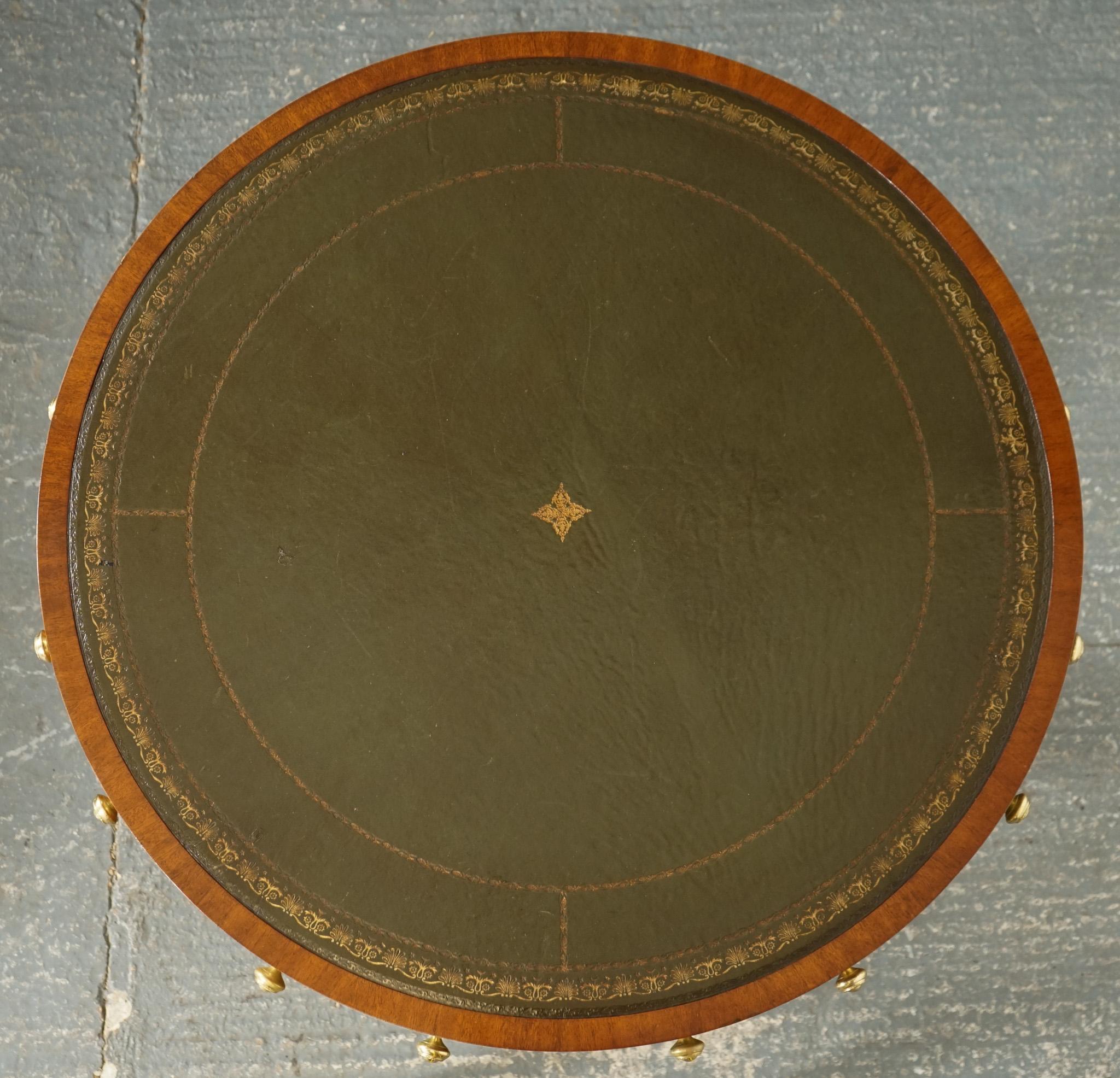 FINE RESTORED REGENCY DRUM TOP LIBRARY TABLE WiTH LOVELY AGED GREEN LEATHER TOP For Sale 4