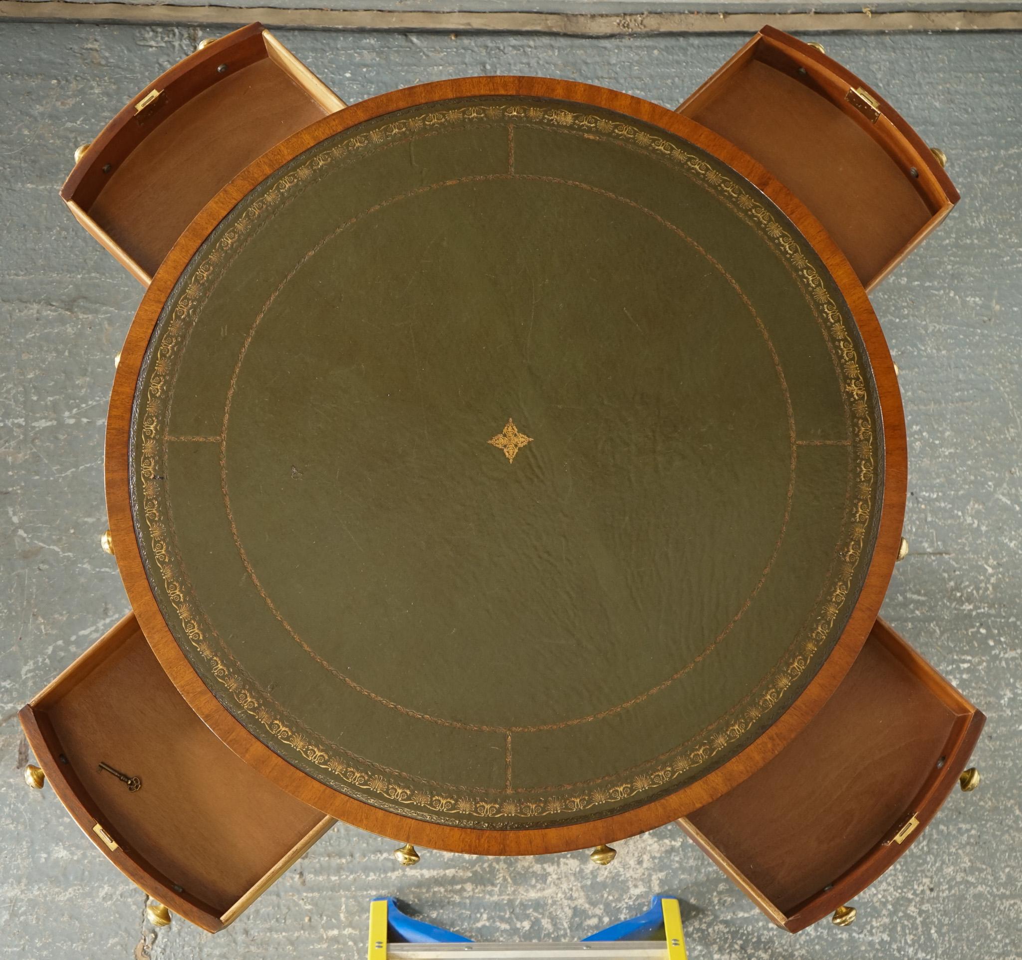 FINE RESTORED REGENCY DRUM TOP LIBRARY TABLE WiTH LOVELY AGED GREEN LEATHER TOP For Sale 7