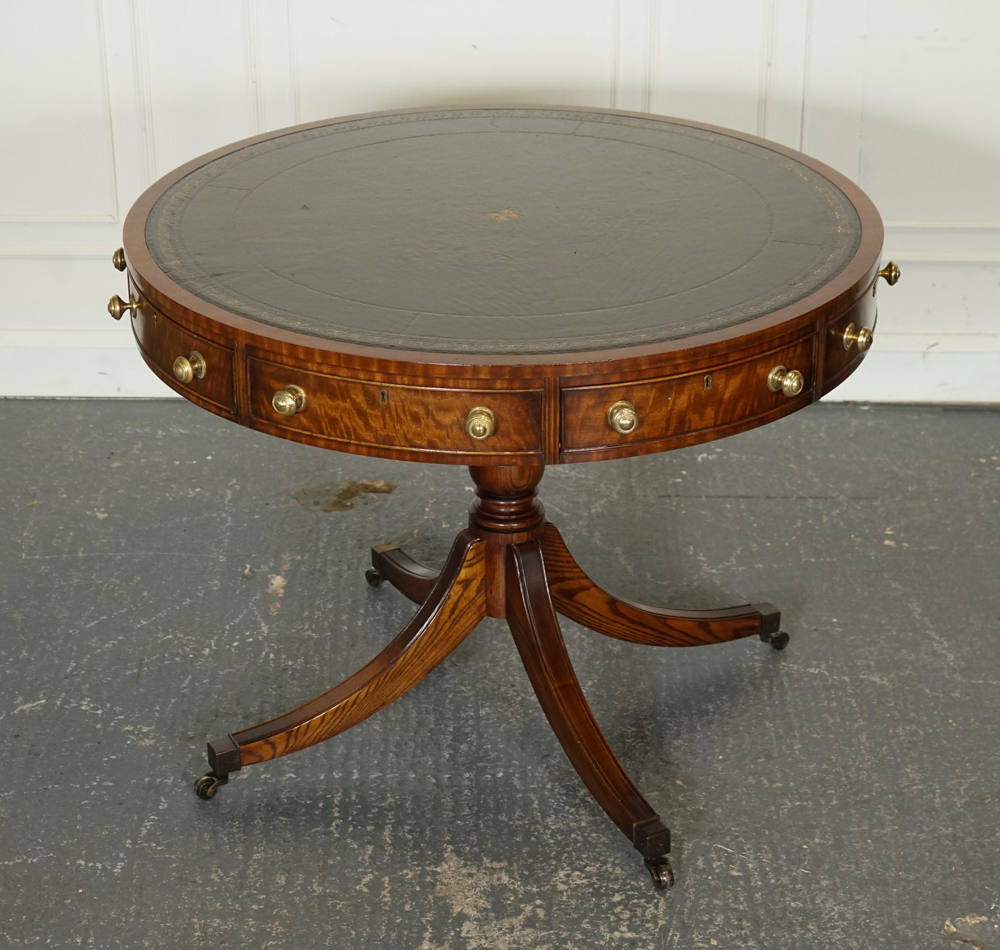 British FINE RESTORED REGENCY DRUM TOP LIBRARY TABLE WiTH LOVELY AGED GREEN LEATHER TOP For Sale