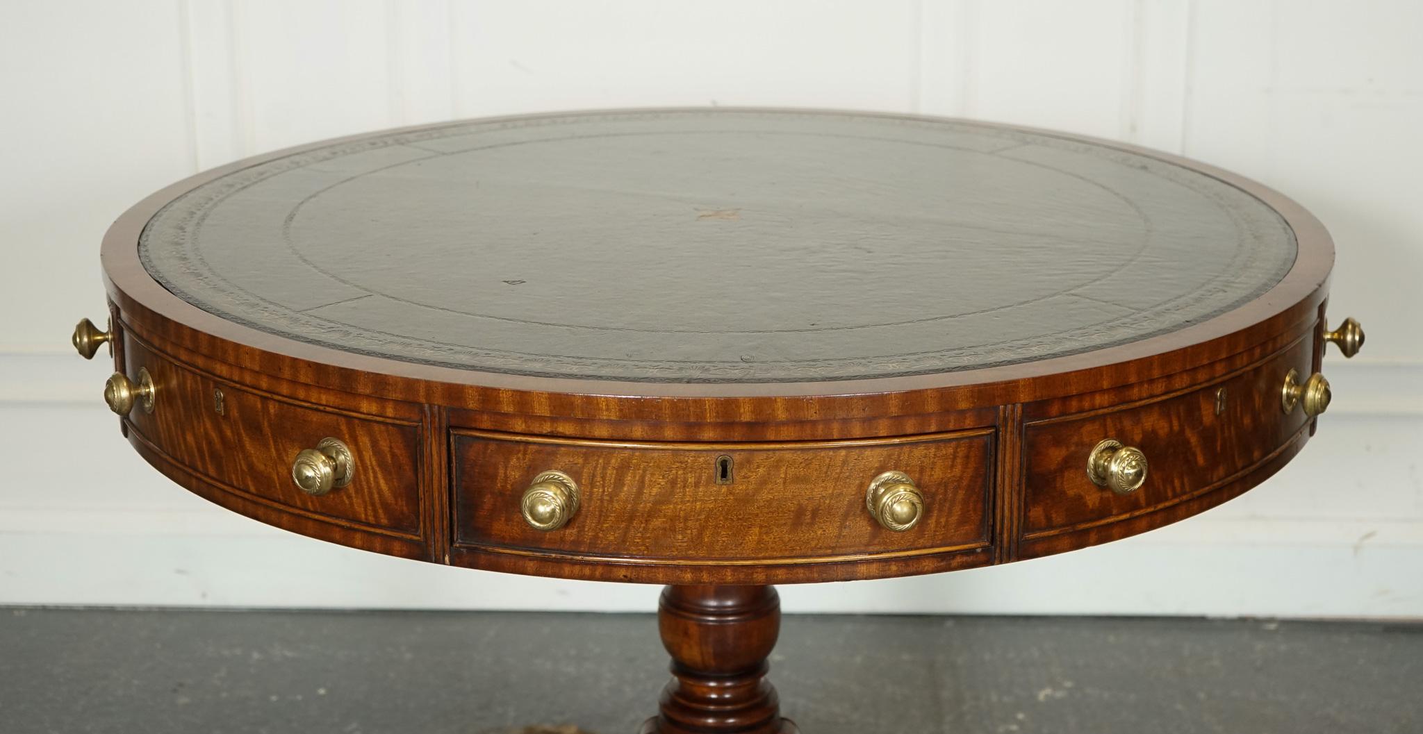 Hand-Crafted FINE RESTORED REGENCY DRUM TOP LIBRARY TABLE WiTH LOVELY AGED GREEN LEATHER TOP For Sale