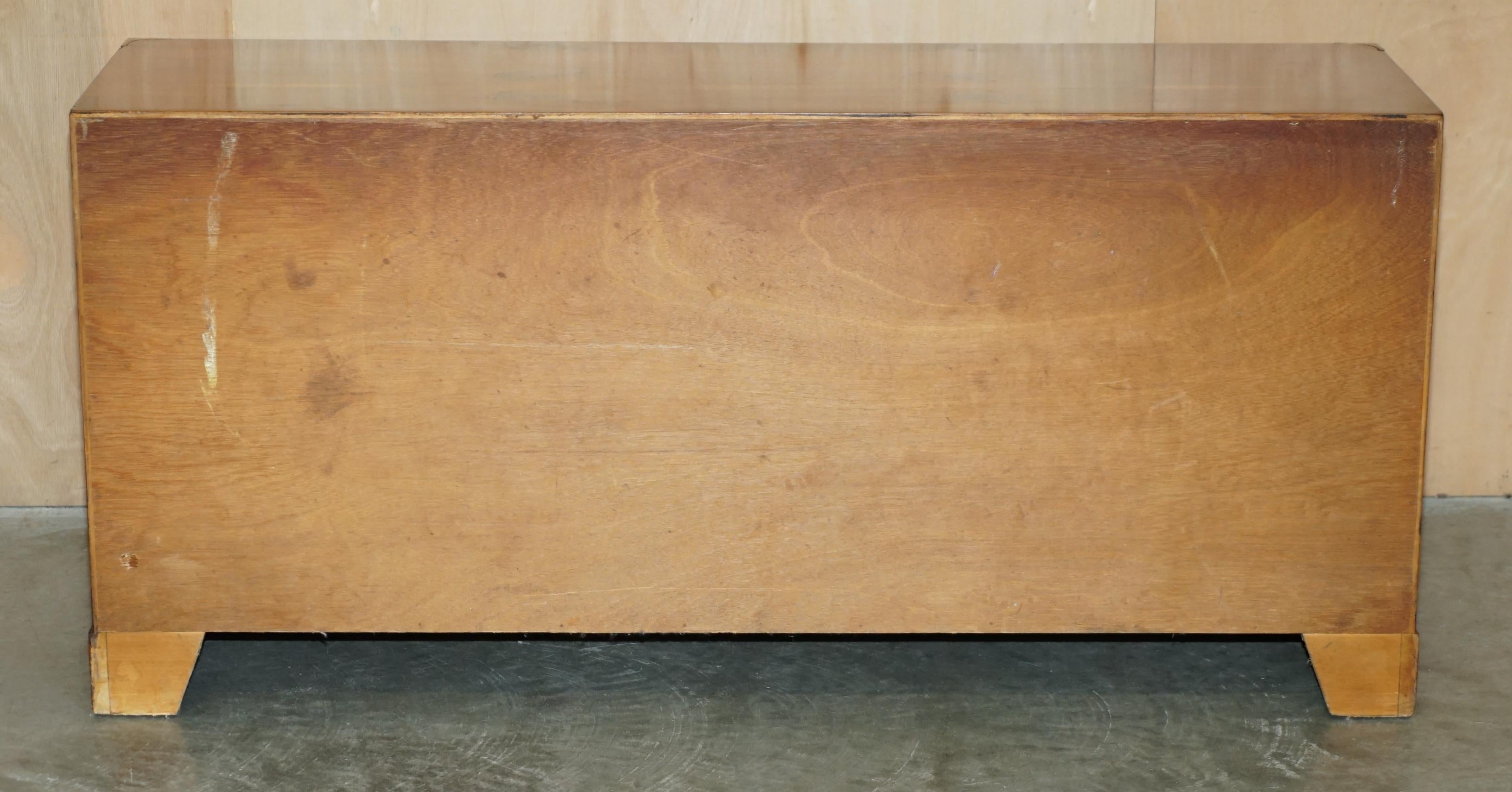 FINE RESTORED TRADITIONALLY FRENCH POLISHED BURR ELM MILITARY CAMPAIGN SiDEBOARD For Sale 7