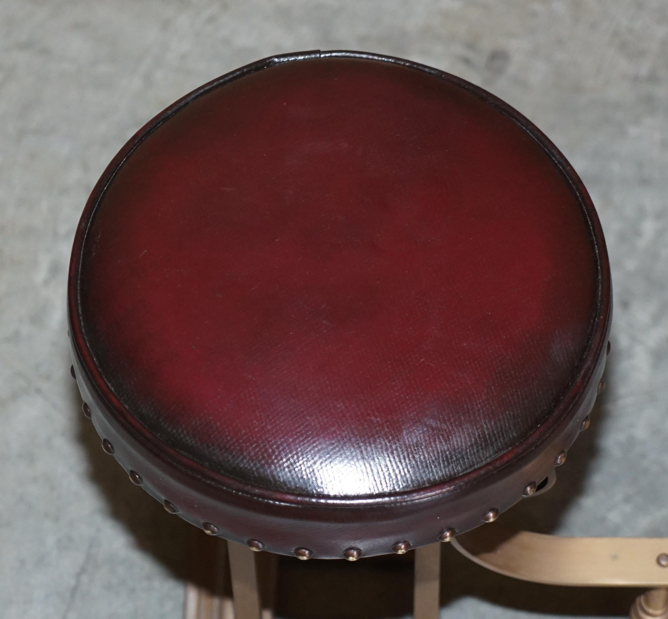 Fine Restored Victorian 1880 Brass Oxblood Leather Leather Fireplace Club Fender 5