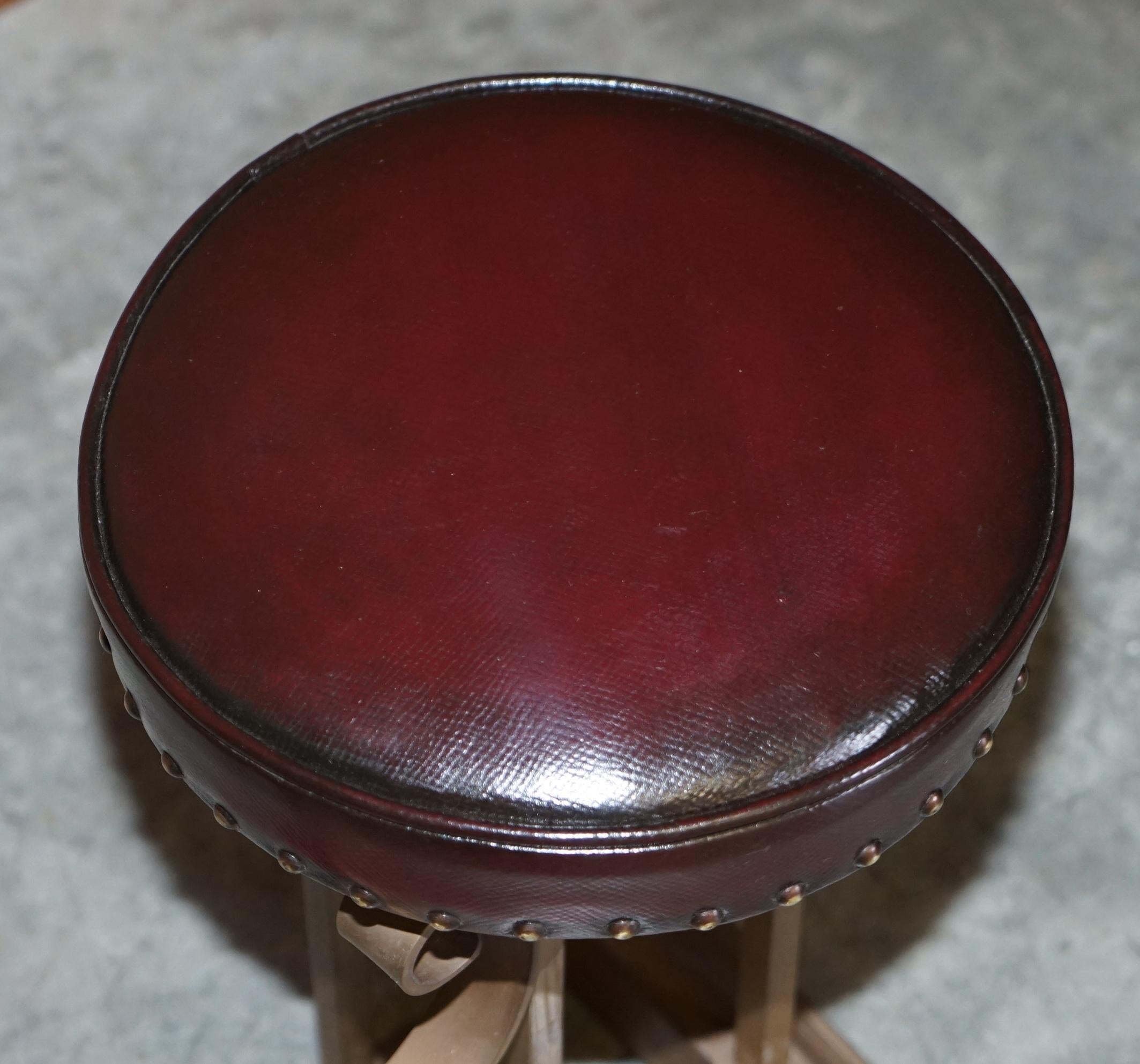 Fine Restored Victorian 1880 Brass Oxblood Leather Leather Fireplace Club Fender 6