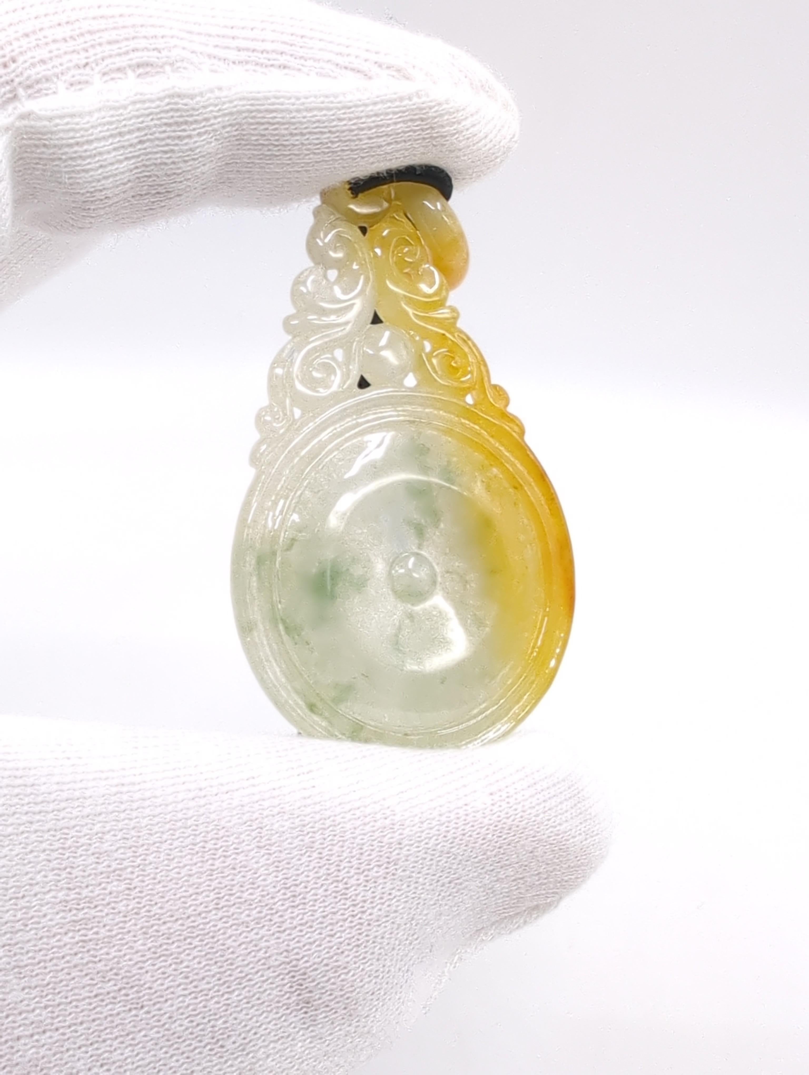 Artisan Fine Reticulated Honey Yellow Natural Jadeite Pendant Bead Necklace A-Grade  For Sale