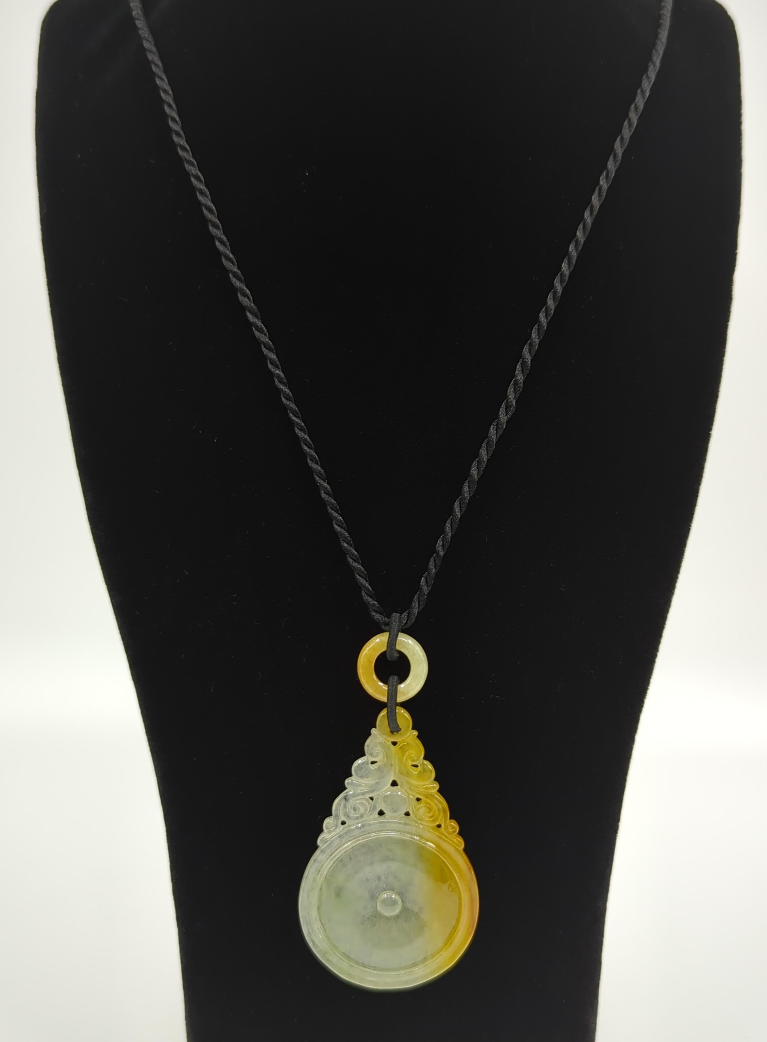 Mixed Cut Fine Reticulated Honey Yellow Natural Jadeite Pendant Bead Necklace A-Grade For Sale