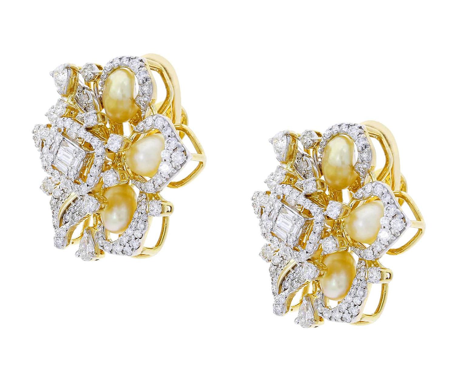 Fine Ribbon-Style Pearl and Diamond Earrings, 18K Yellow Gold by D'Deco  In New Condition In New York, NY