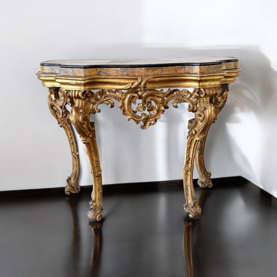 Fine Roman Mid-18th Century Giltwood Rococo Console Table with Marble top For Sale 1