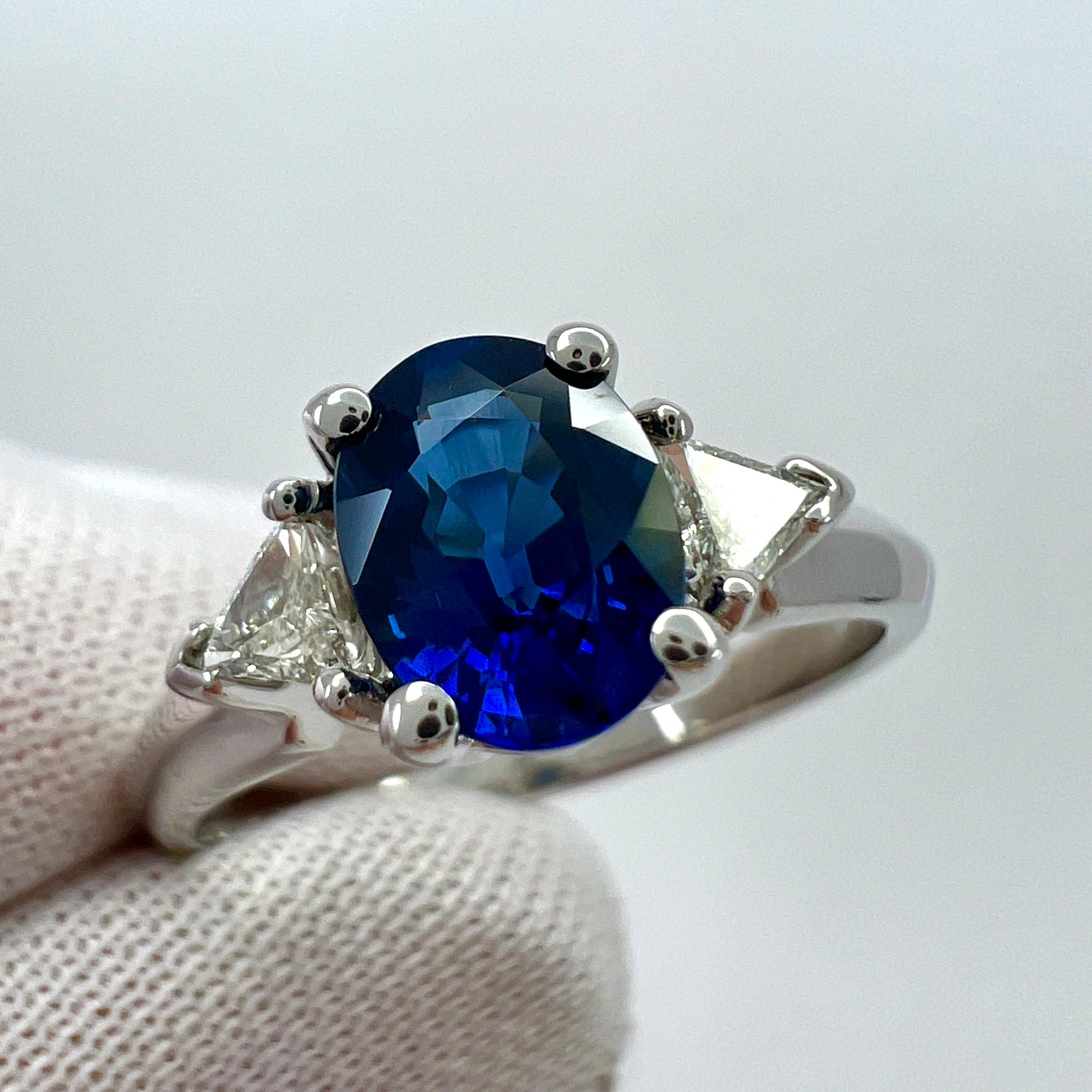 Women's or Men's Fine Royal Blue Sapphire & Diamond 18k White Gold Oval Cut Three Stone Ring For Sale