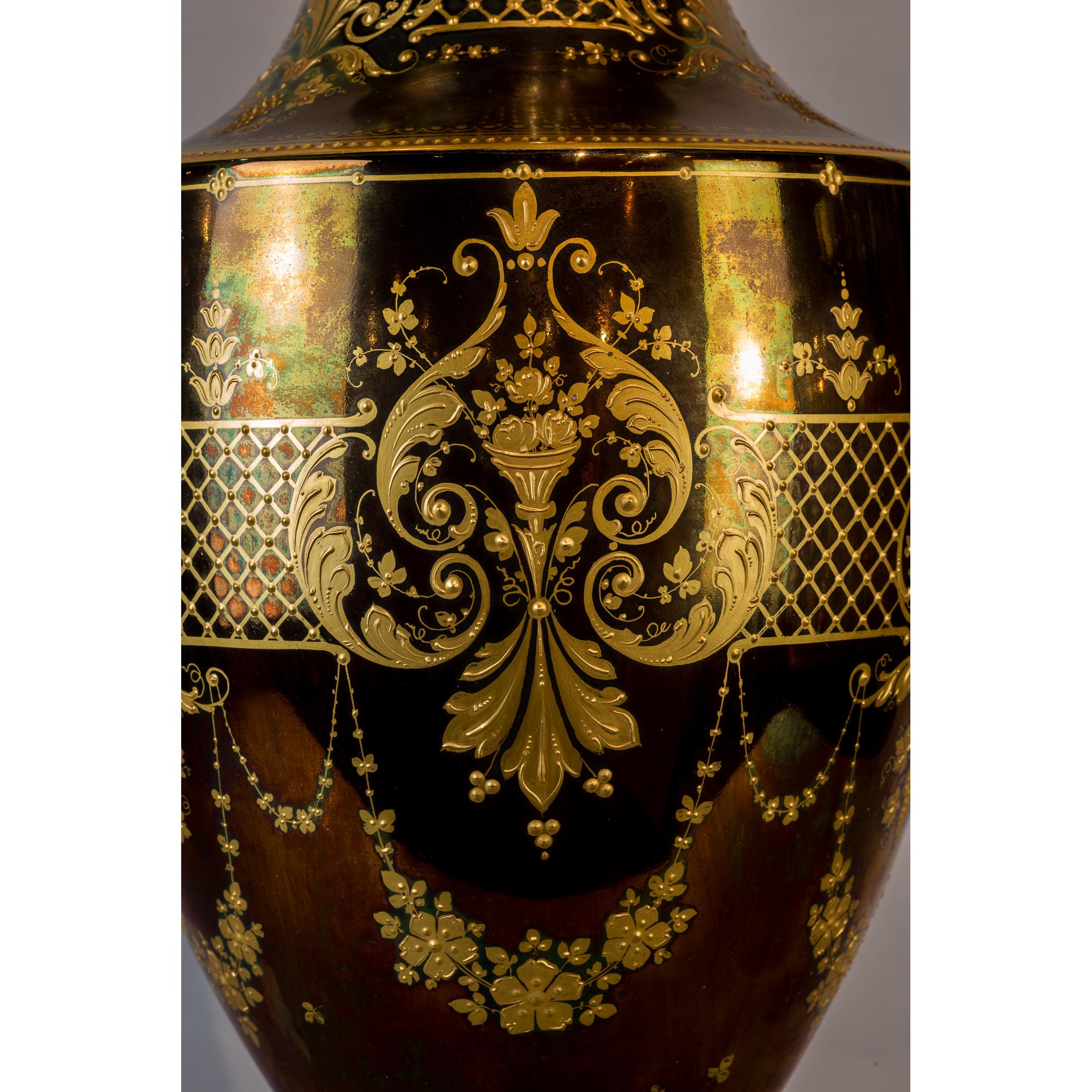 Fine Royal Vienna Gilt-Decorated Jeweled Iridescent Porcelain Urn In Good Condition For Sale In New York, NY
