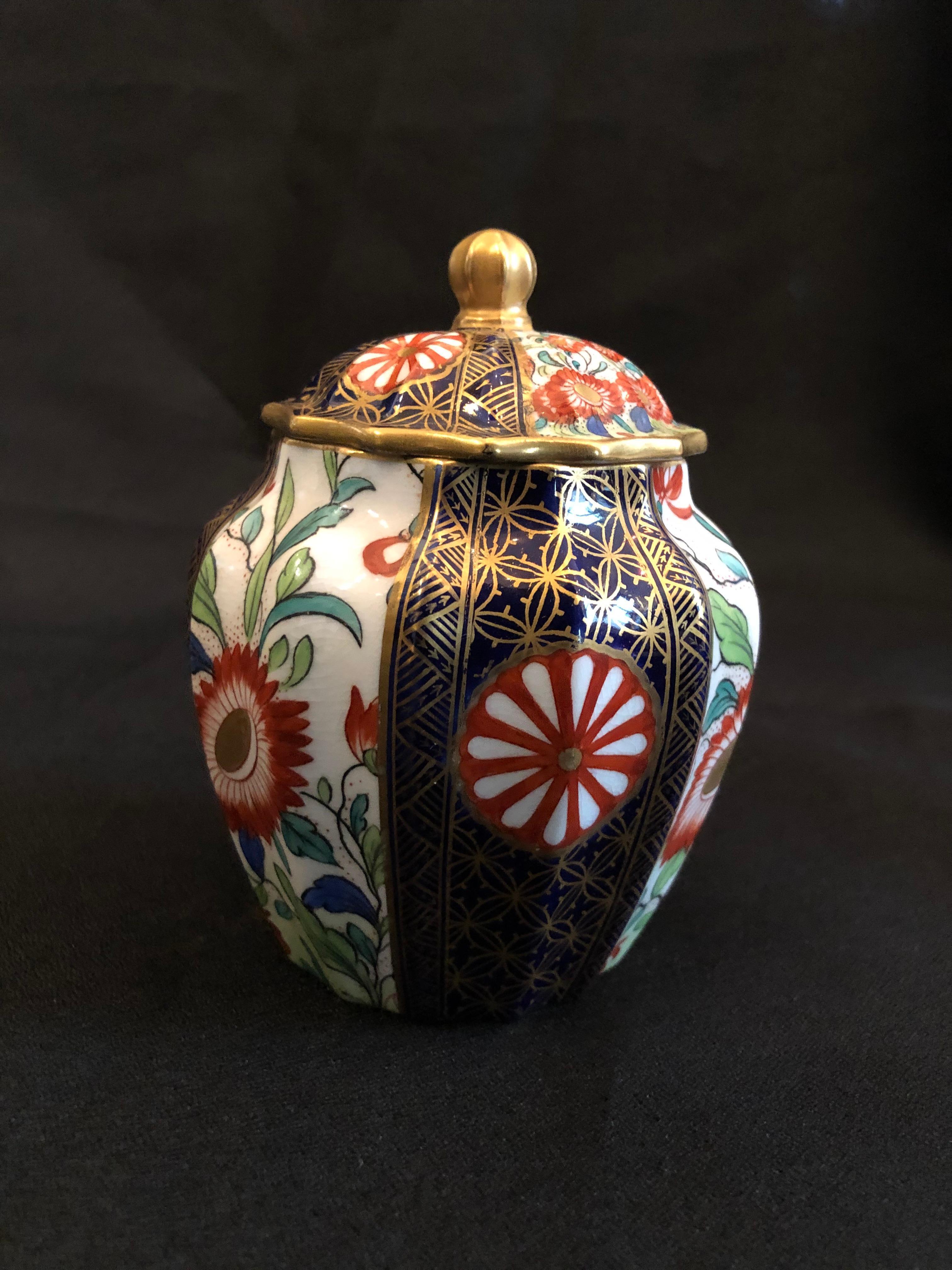 Fine Royal Worcester Porcelain Tea Service 1881, Imari, English, Tray In Good Condition For Sale In Seattle, WA