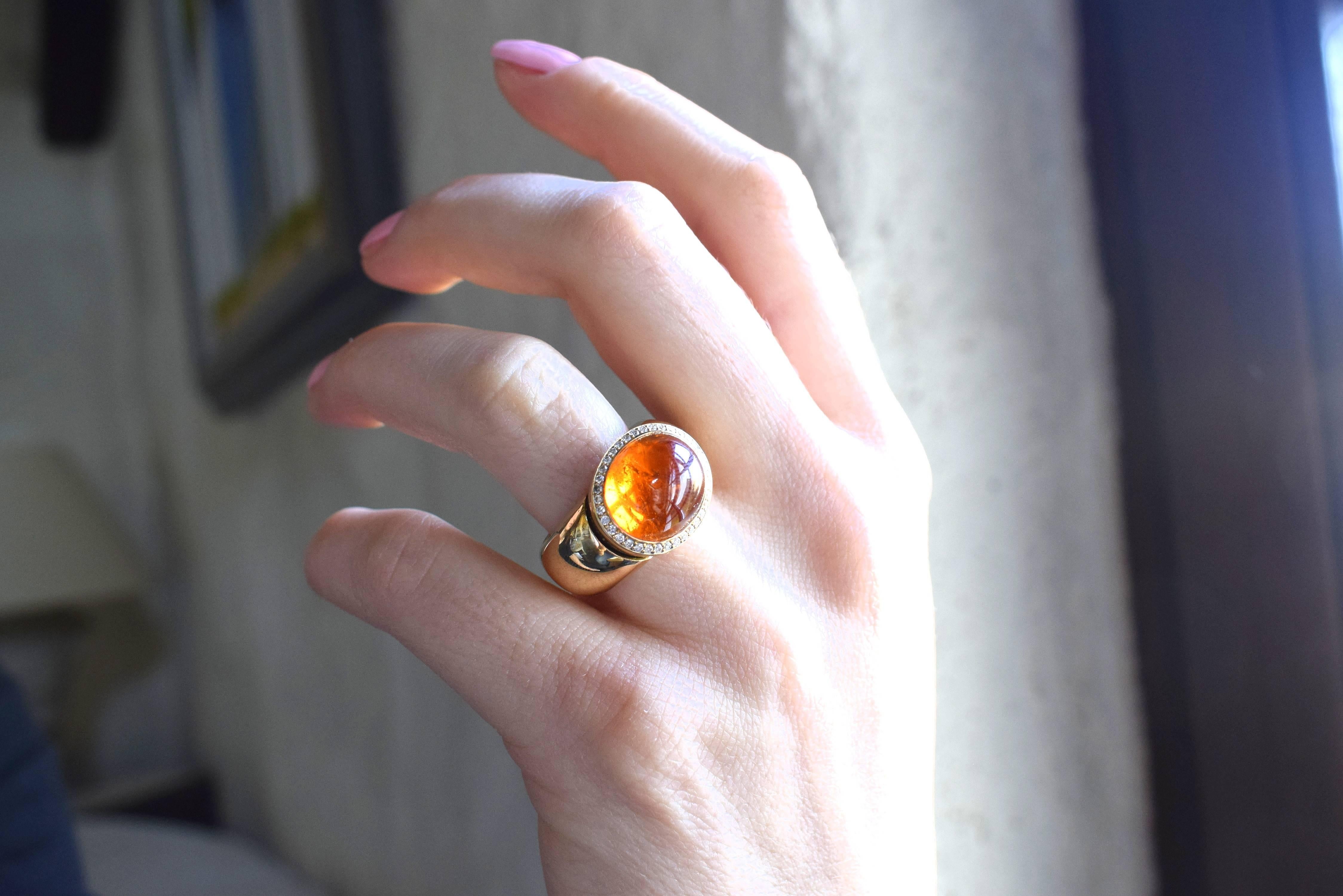 Oval Cut Ring in Rose Gold with 1 Mandarine Garnet Cabouchon and Diamonds For Sale